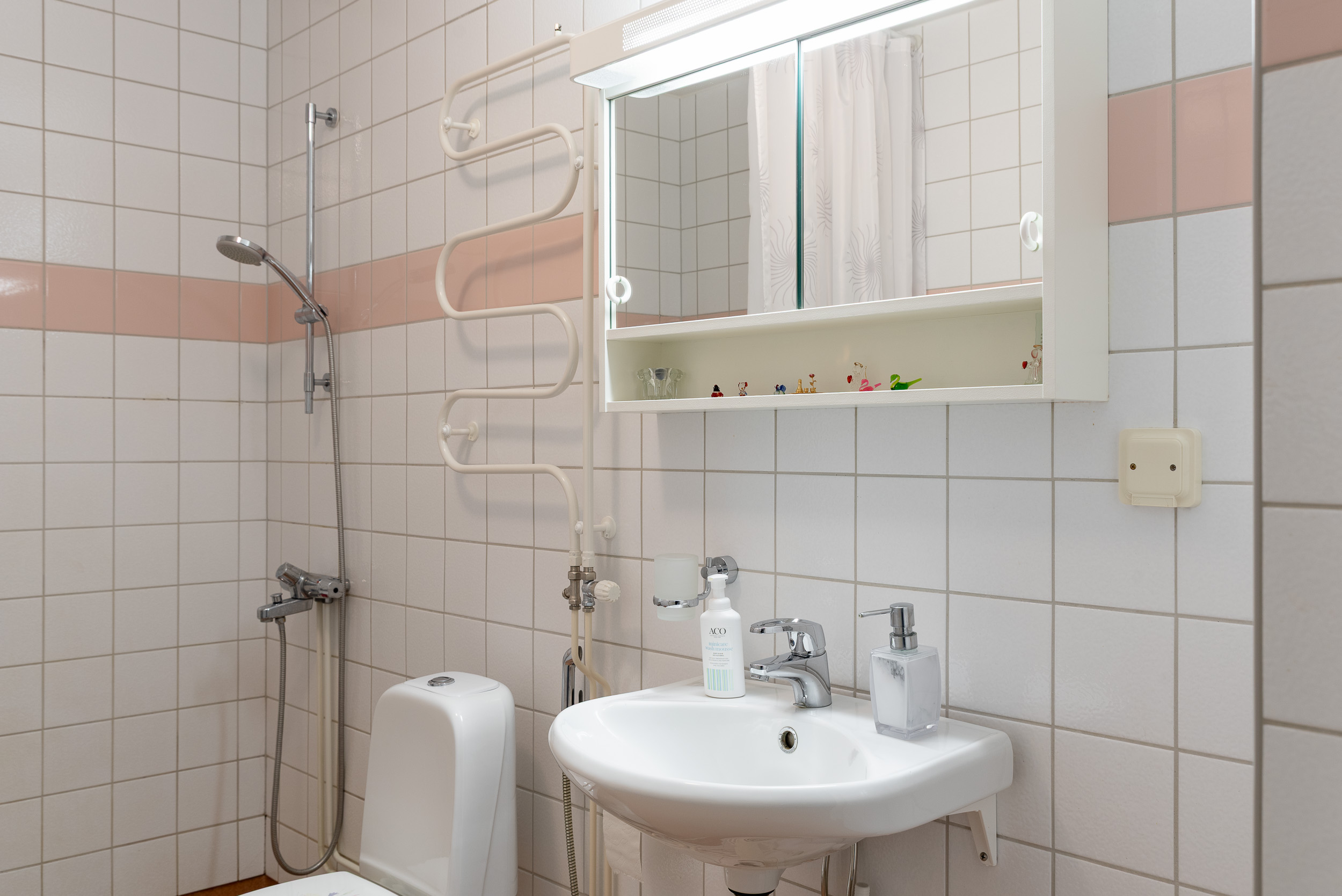 Bostadsbild från Skogsduvevägen 5, Till salu i Råby, Västerås