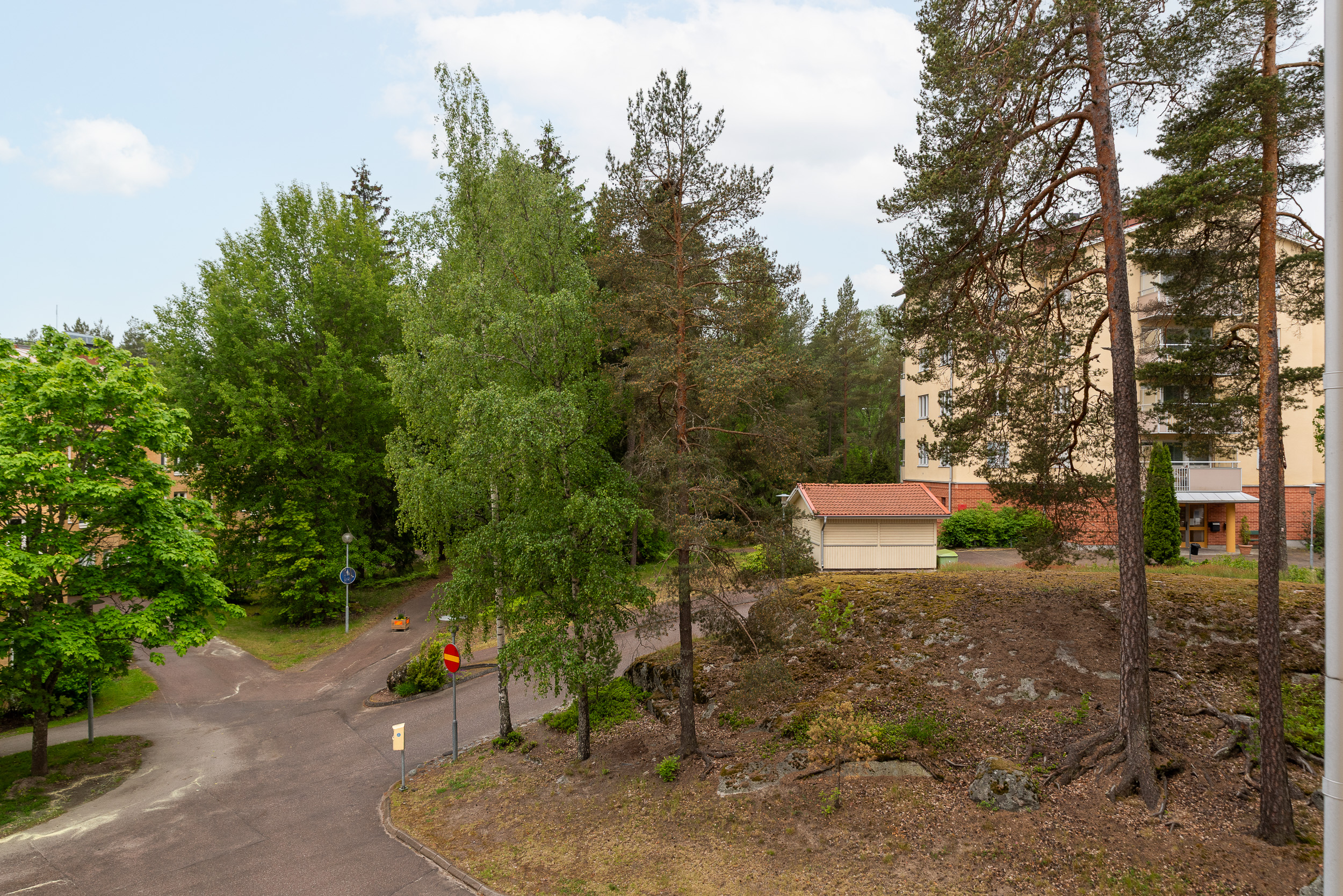 Bostadsbild från Skogsduvevägen 5, Till salu i Råby, Västerås