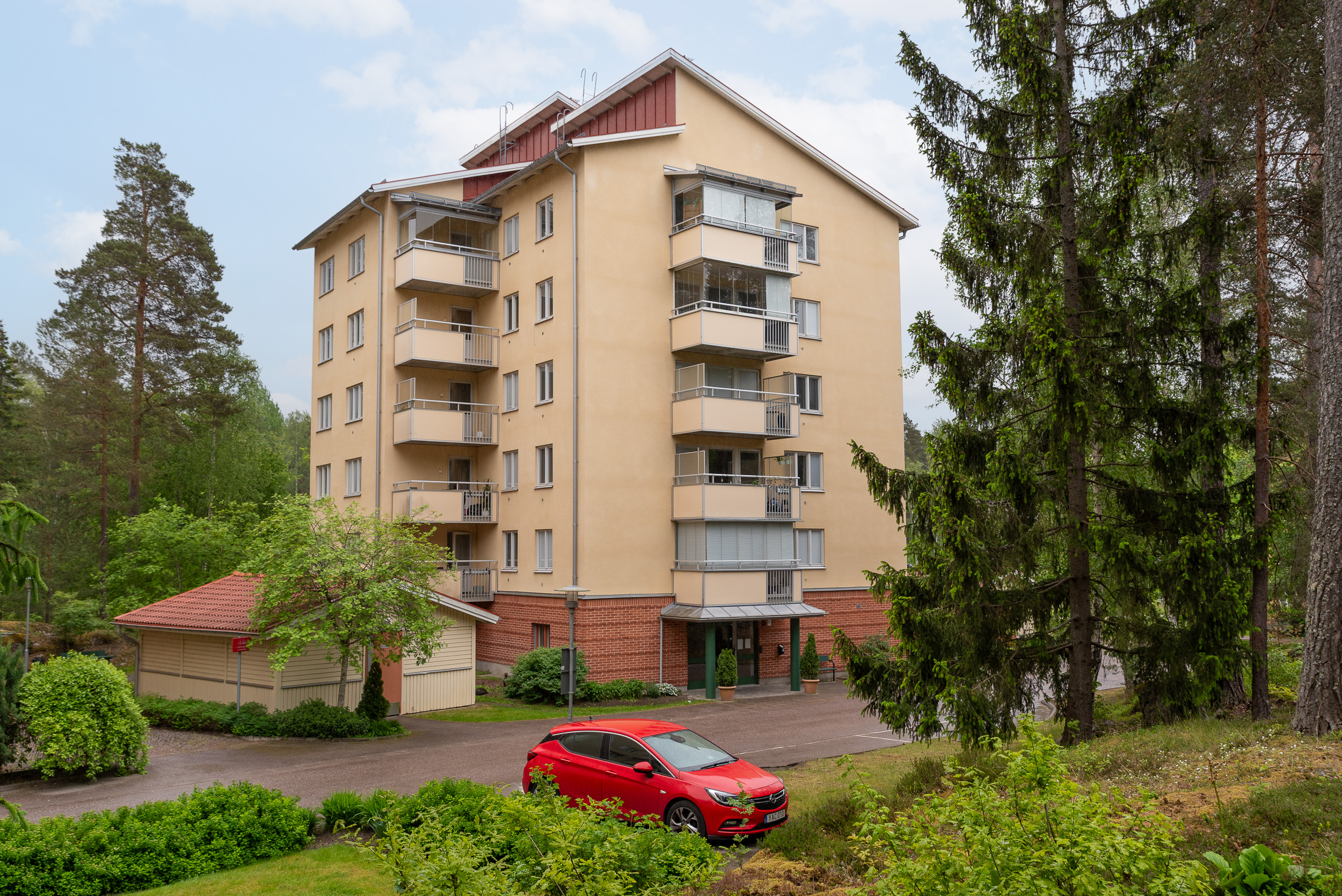 Bostadsbild från Skogsduvevägen 5, Till salu i Råby, Västerås