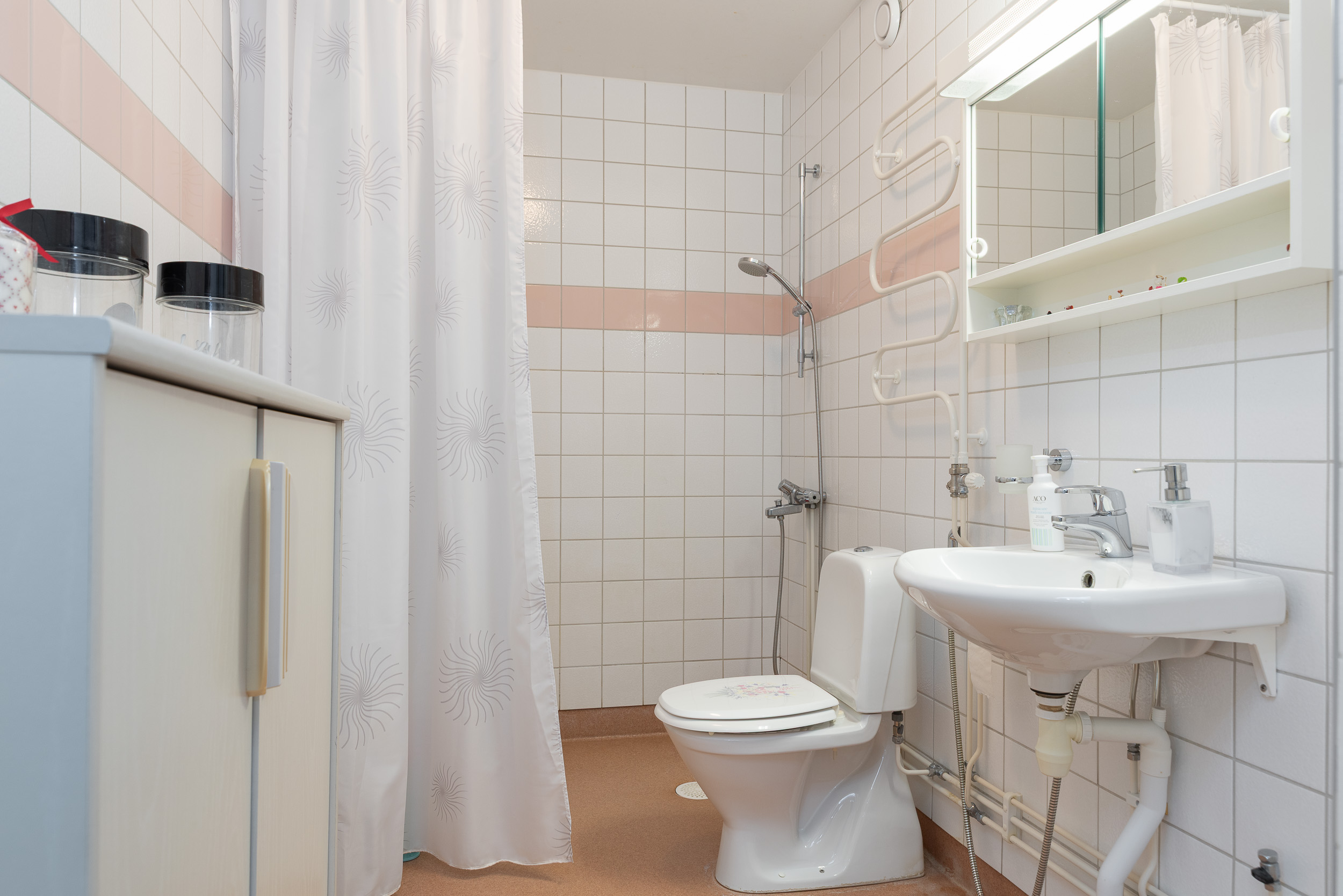 Bostadsbild från Skogsduvevägen 5, Till salu i Råby, Västerås