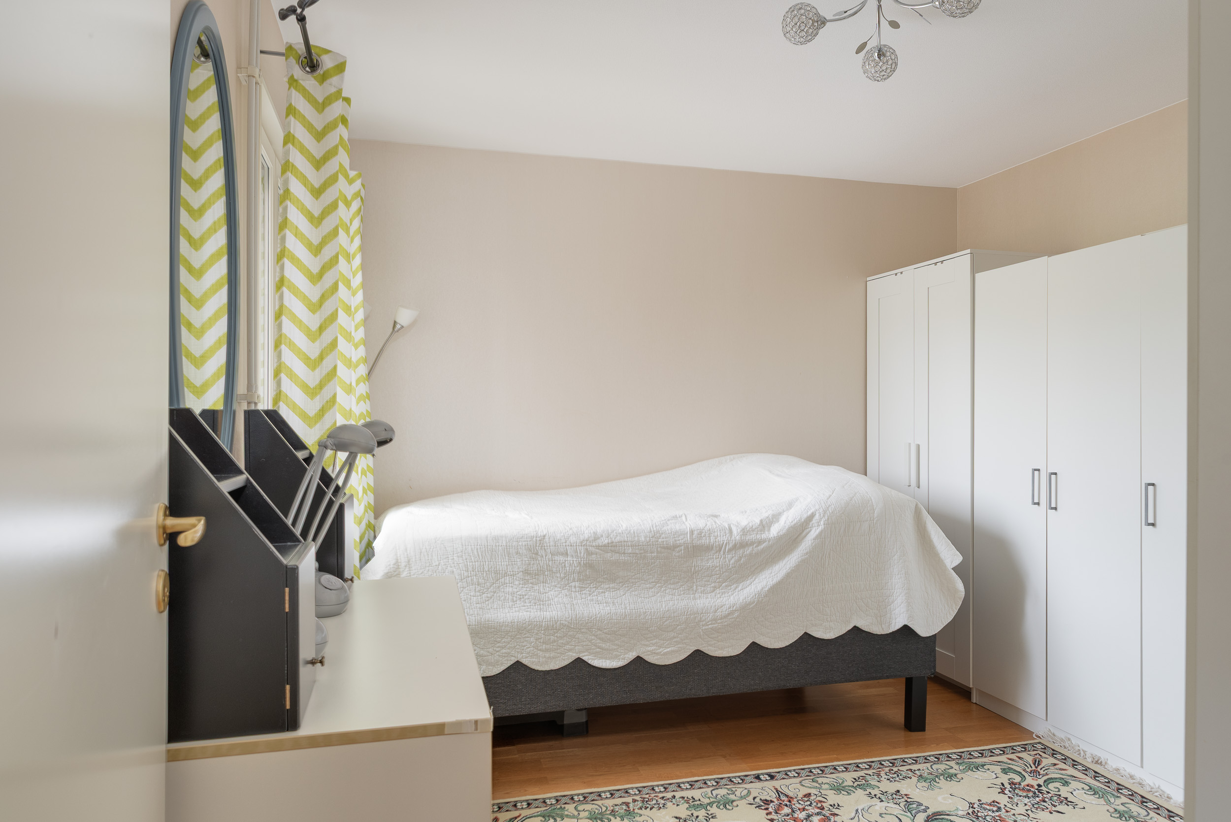 Bostadsbild från Skogsduvevägen 5, Till salu i Råby, Västerås