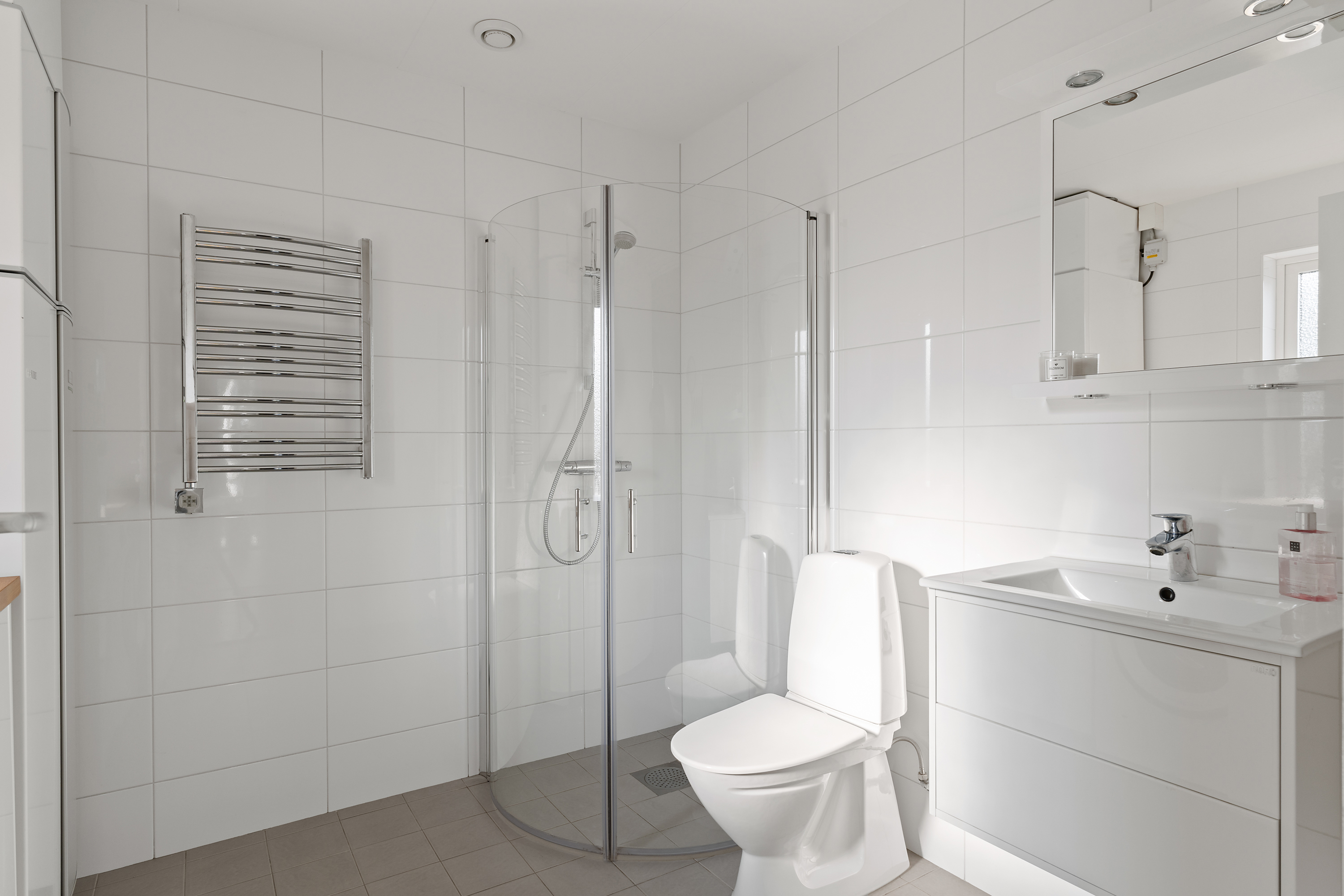 Bostadsbild från Enbacken 2B, Såld i Eriksvik, Nacka