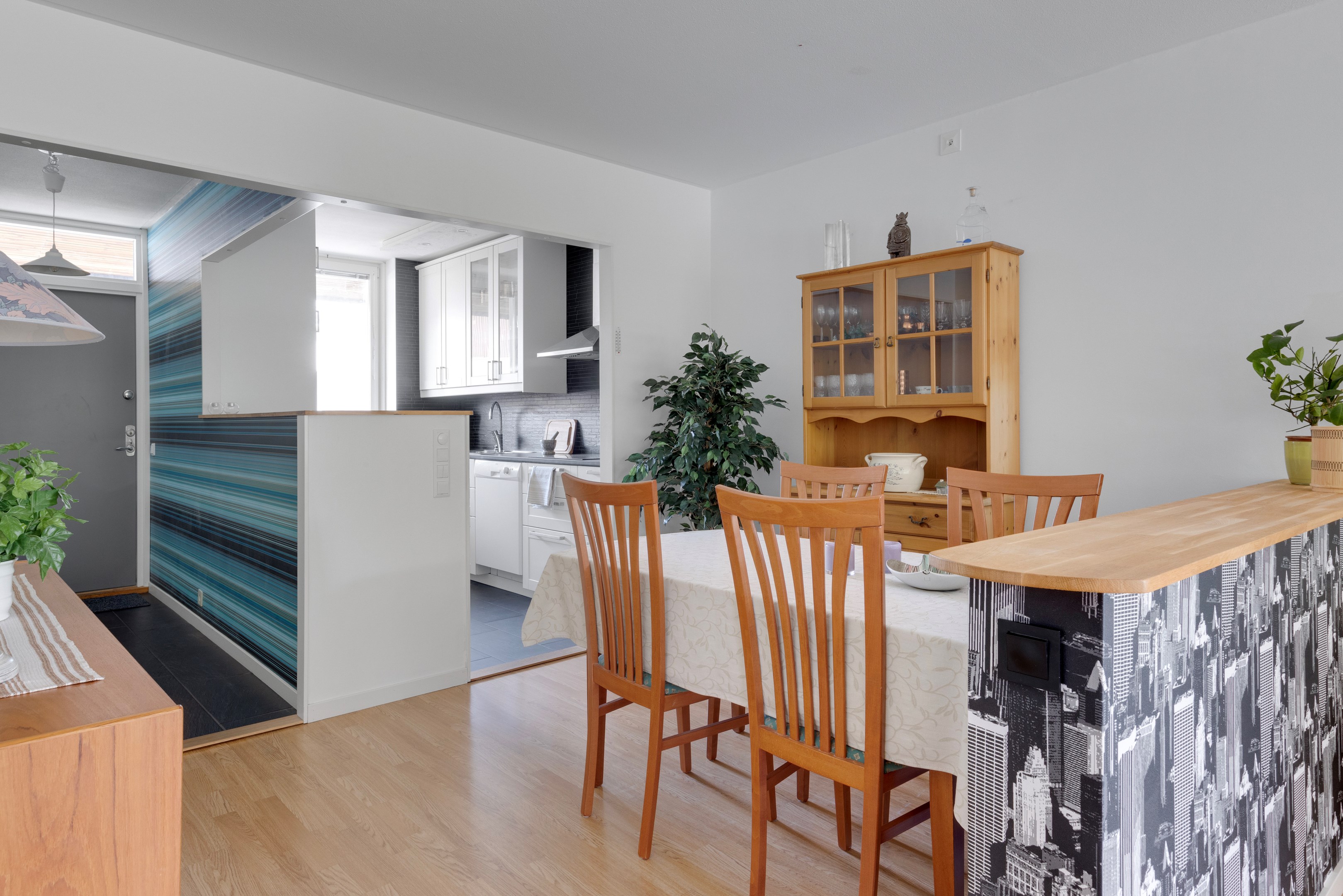 Bostadsbild från Gräslöksgatan 26, Såld i Årsta, Uppsala