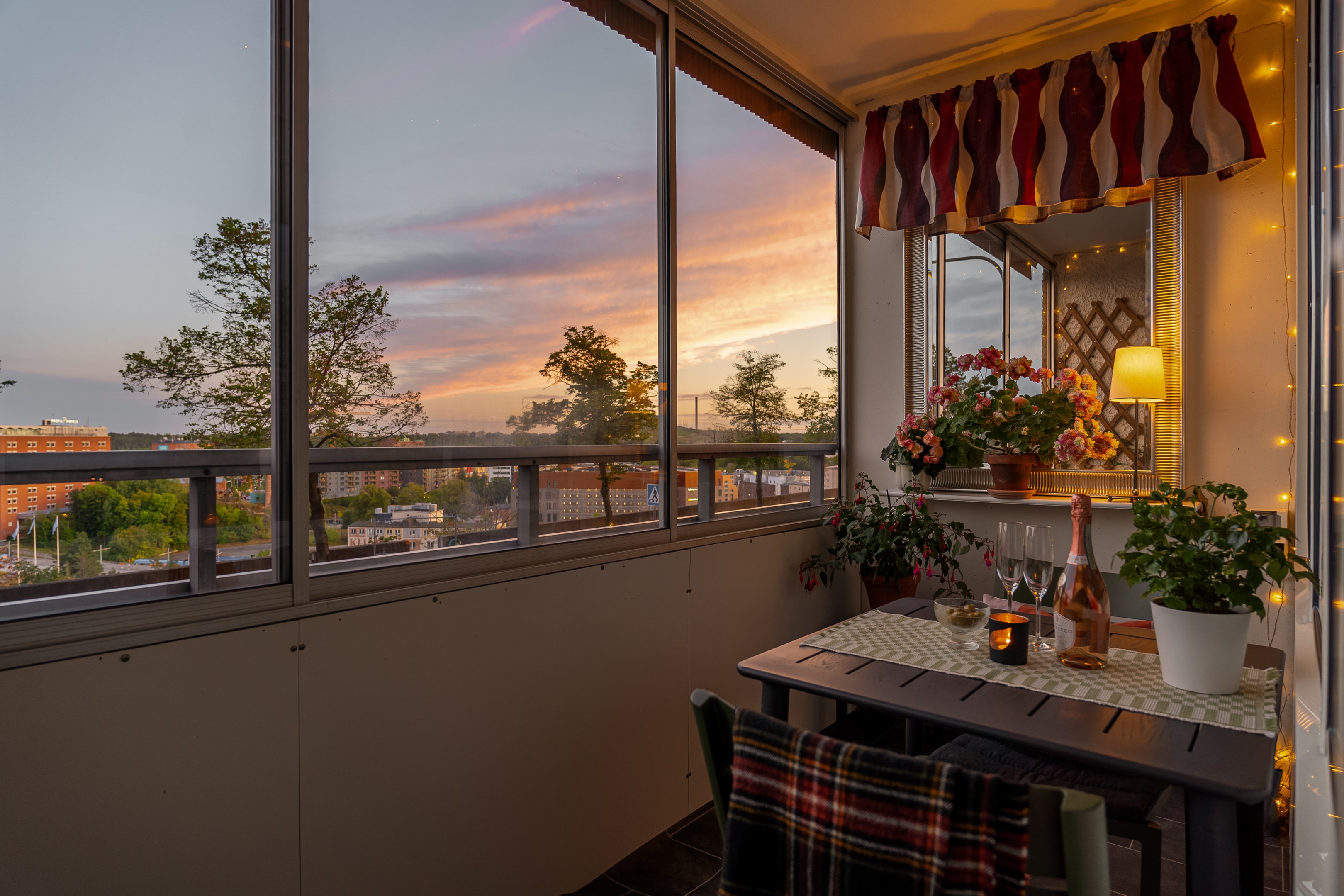 Bostadsbild från Henriksdalsringen 93, Såld i Henriksdalsberget, Nacka