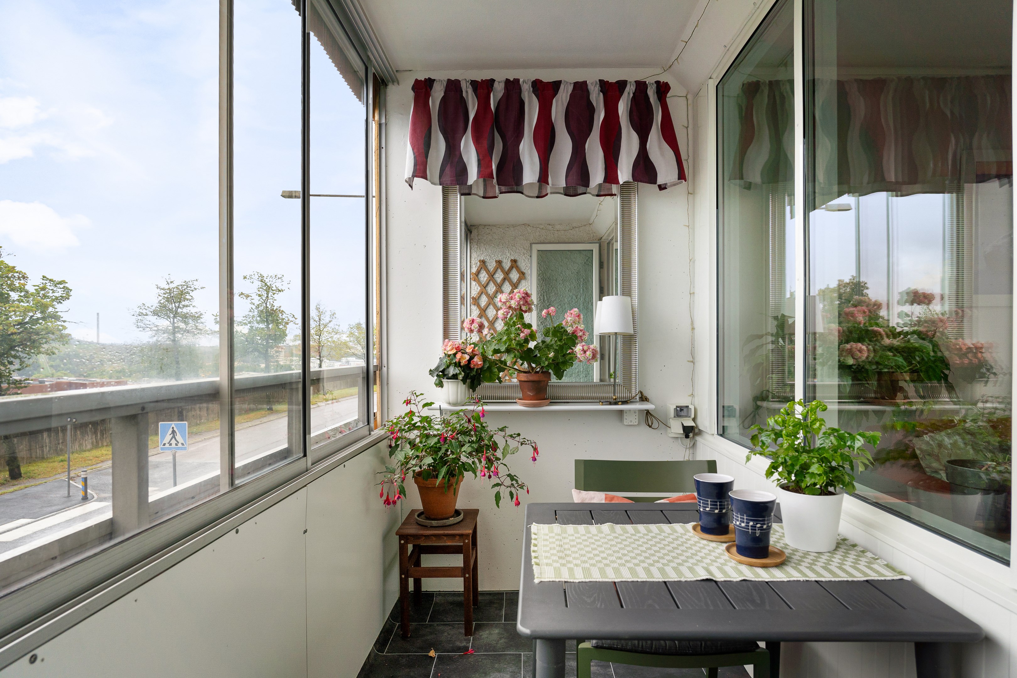 Bostadsbild från Henriksdalsringen 93, Såld i Henriksdalsberget, Nacka