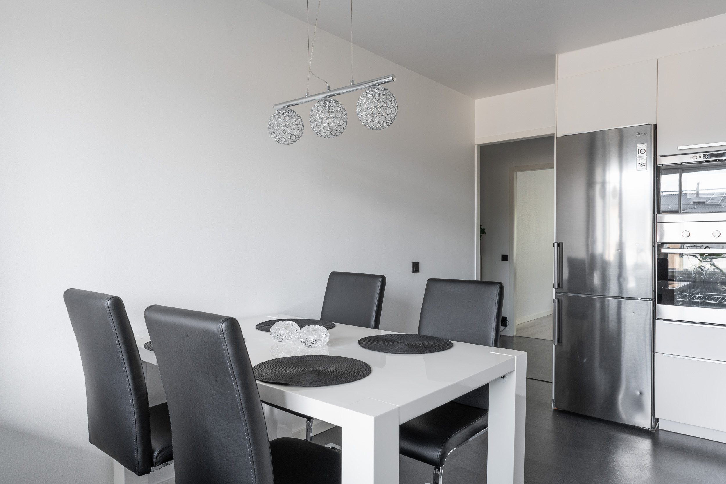 Bostadsbild från Kungsfågelgatan 25, Såld i Råby, Västerås