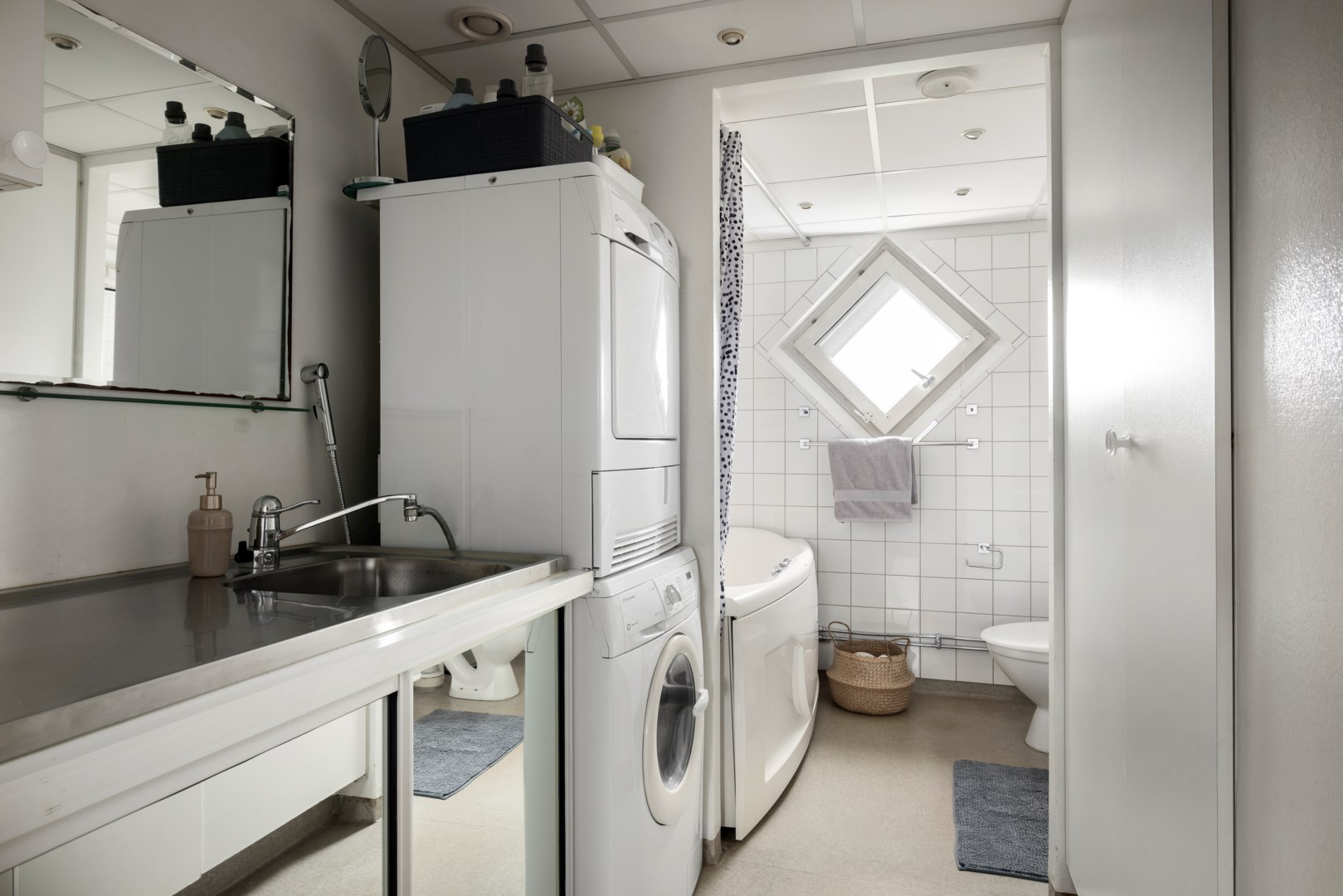 Bostadsbild från Ängsbacken 1, Såld i Björknäs, Nacka