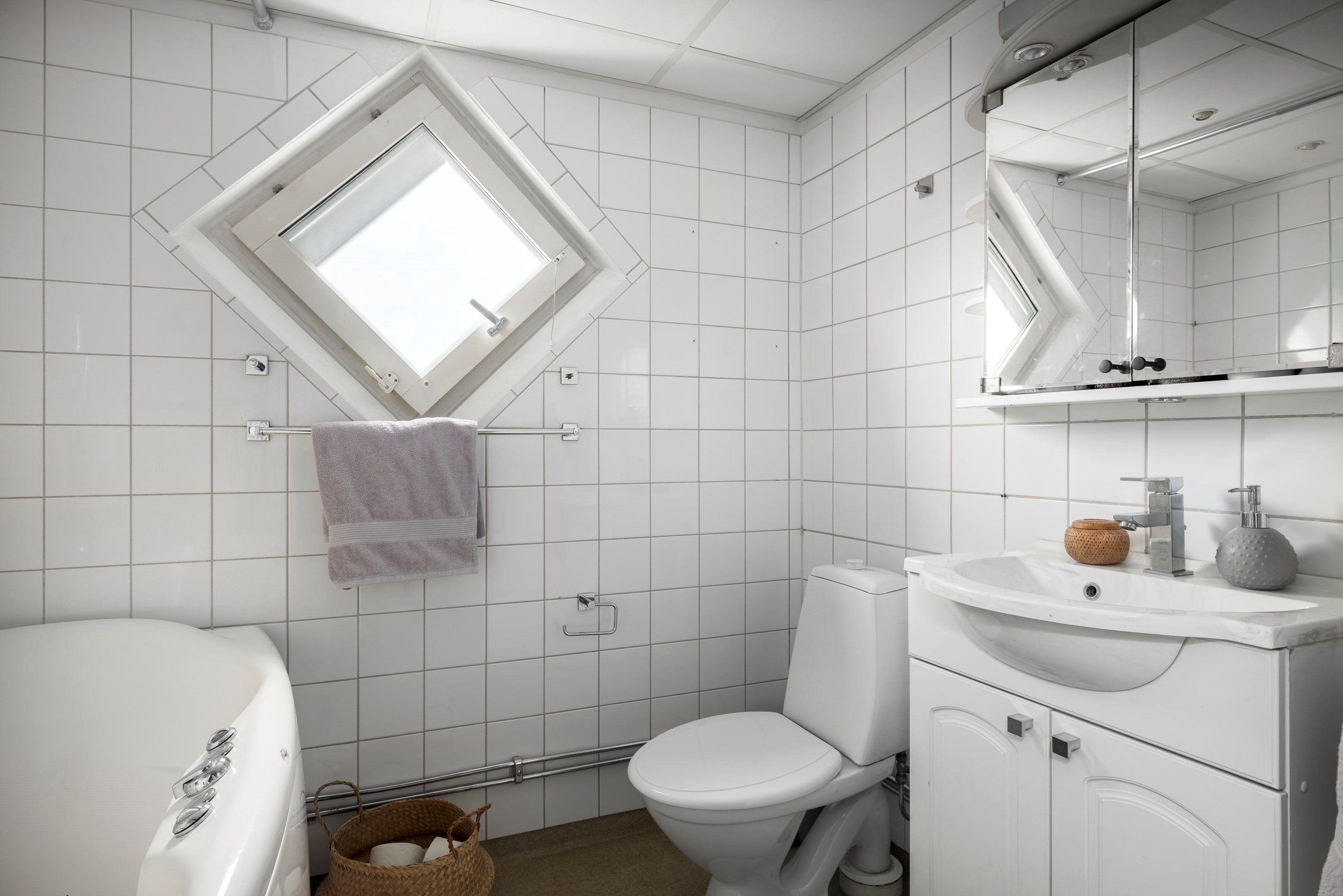 Bostadsbild från Ängsbacken 1, Såld i Björknäs, Nacka