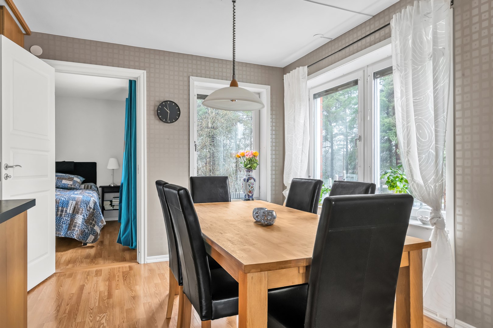 Bostadsbild från Hugo Alfvéns väg 4, Såld i Valsätra, Uppsala