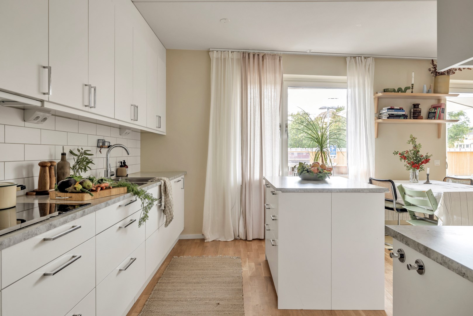 Bostadsbild från Ljusbärargatan 9, Till salu i Kapellgärdet, Uppsala