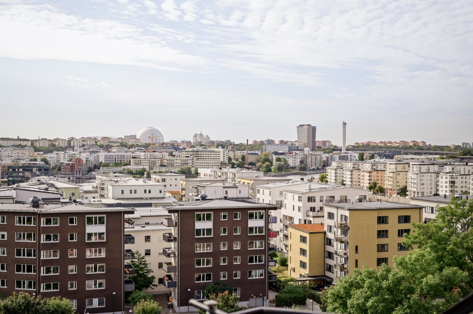 Utsikt balkong över Sjöstan i söder.