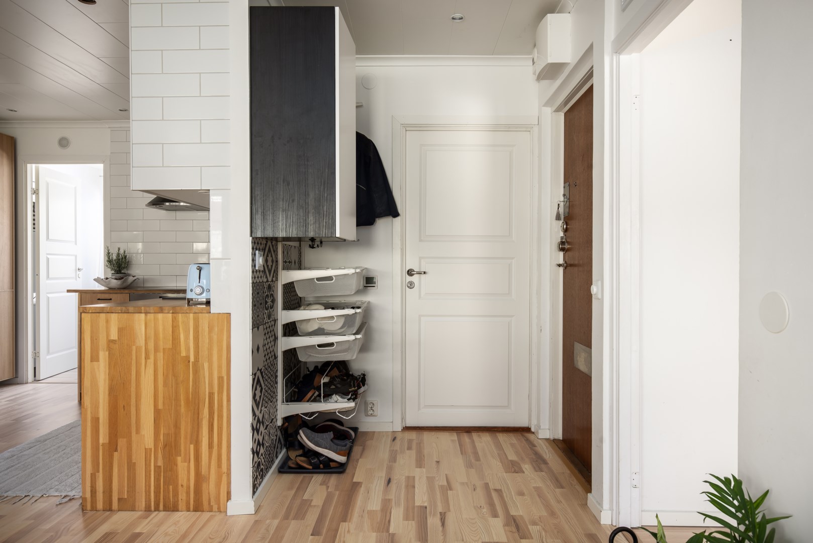 Bostadsbild från Ljuskärrsvägen 70, Såld i Ljuskärrsberget - Saltsjöbaden, Nacka