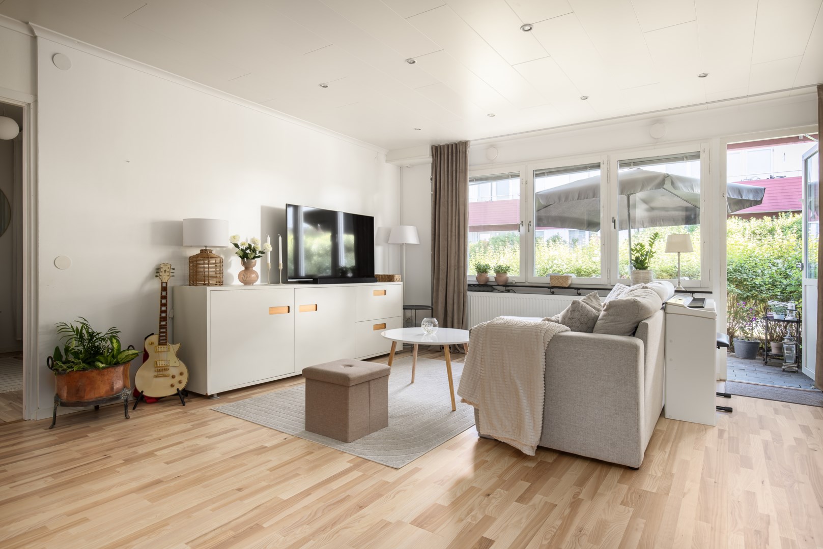 Bostadsbild från Ljuskärrsvägen 70, Såld i Ljuskärrsberget - Saltsjöbaden, Nacka