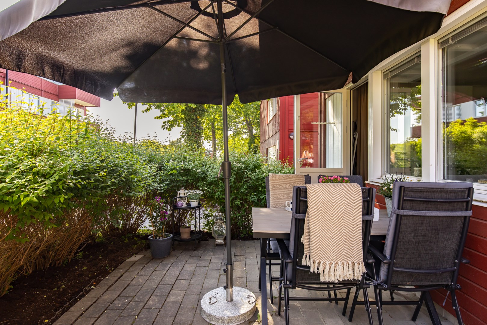 Bostadsbild från Ljuskärrsvägen 70, Såld i Ljuskärrsberget - Saltsjöbaden, Nacka