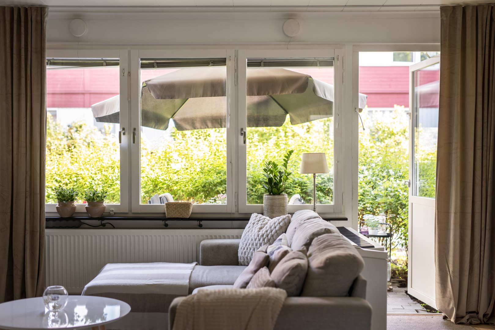 Bostadsbild från Ljuskärrsvägen 70, Såld i Ljuskärrsberget - Saltsjöbaden, Nacka