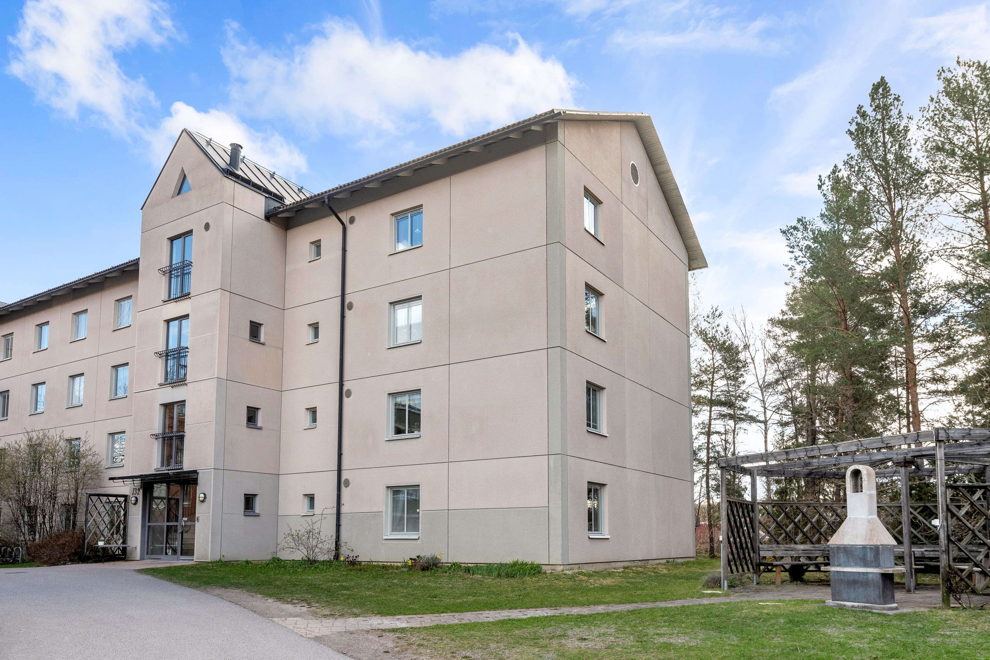 Bostadsbild från Eksätravägen 132, Såld i Södra Gottsunda, Uppsala