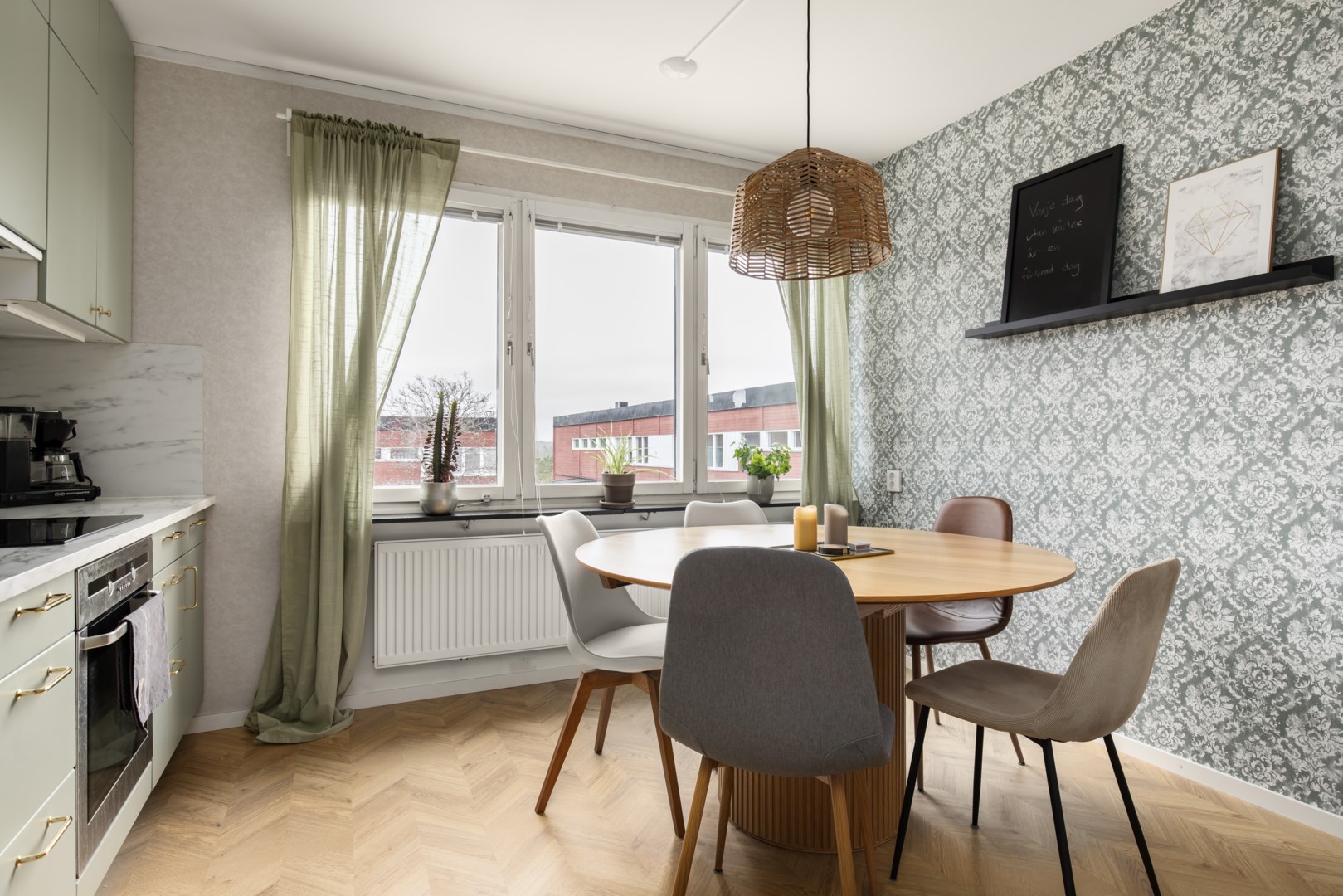 Bostadsbild från Ljuskärrsvägen 70, Såld i Ljuskärrsberget - Saltsjöbaden, Nacka