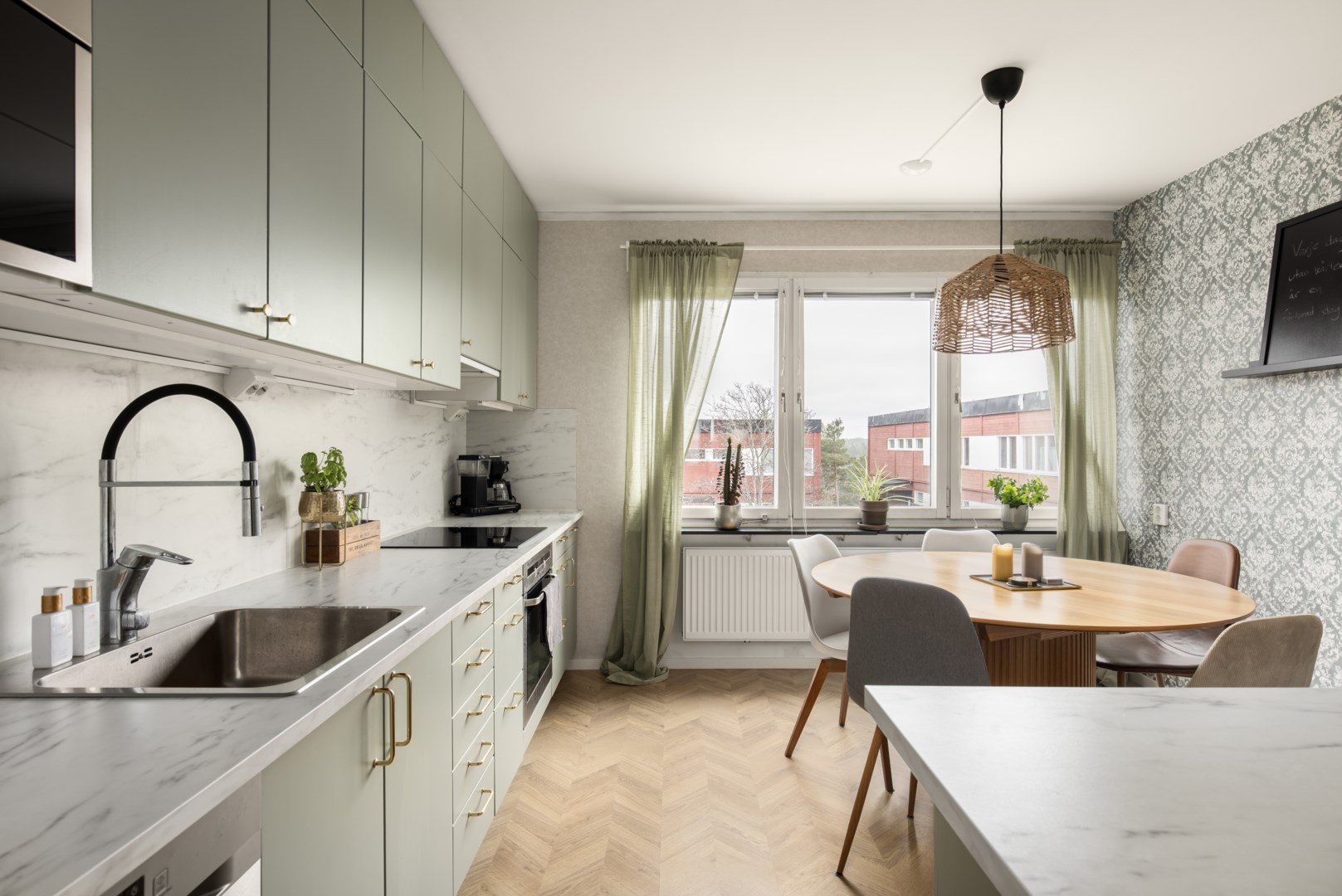 Bostadsbild från Ljuskärrsvägen 70, Såld i Ljuskärrsberget - Saltsjöbaden, Nacka