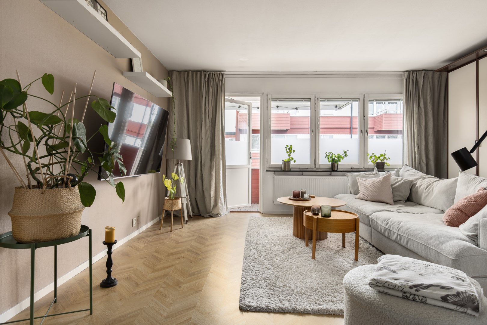 Bostadsbild från Ljuskärrsvägen 70, Såld i Ljuskärrsberget - Saltsjöbaden, Nacka