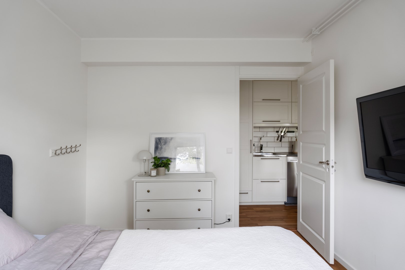 Bostadsbild från Ljuskärrsvägen 77, Såld i Saltsjöbaden - Ljuskärrsberget, Nacka