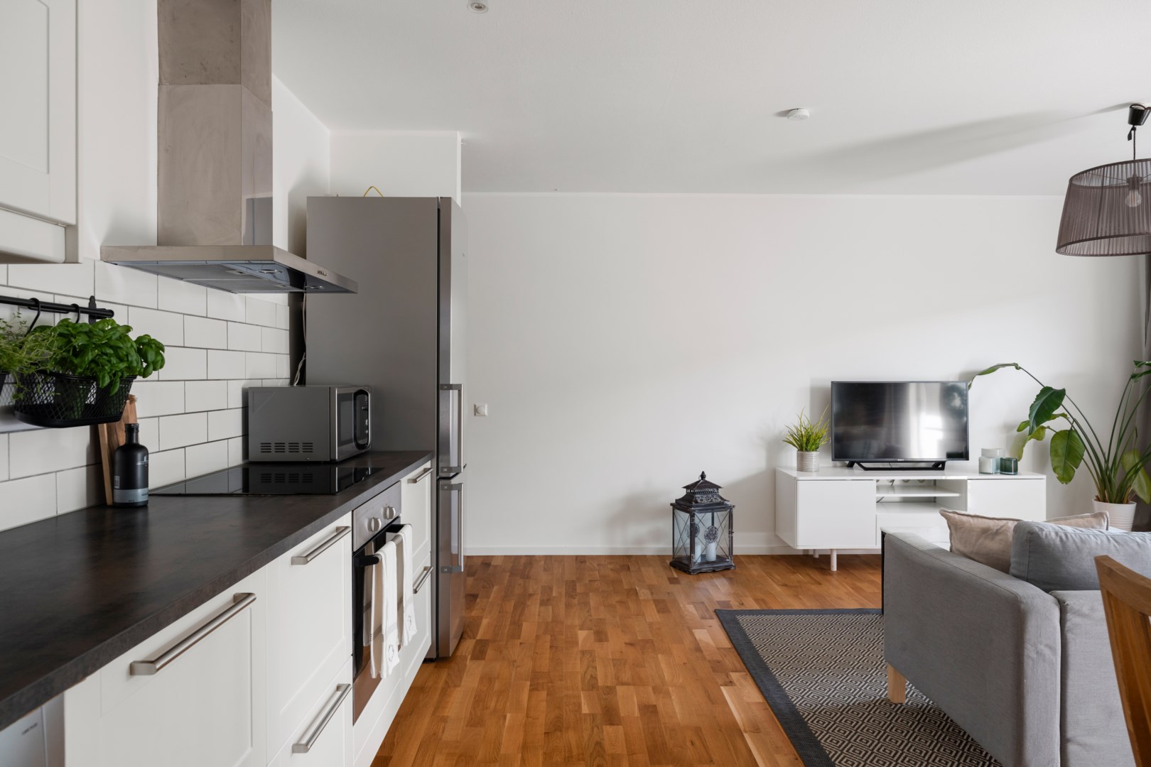 Bostadsbild från Ljuskärrsvägen 77, Såld i Saltsjöbaden - Ljuskärrsberget, Nacka