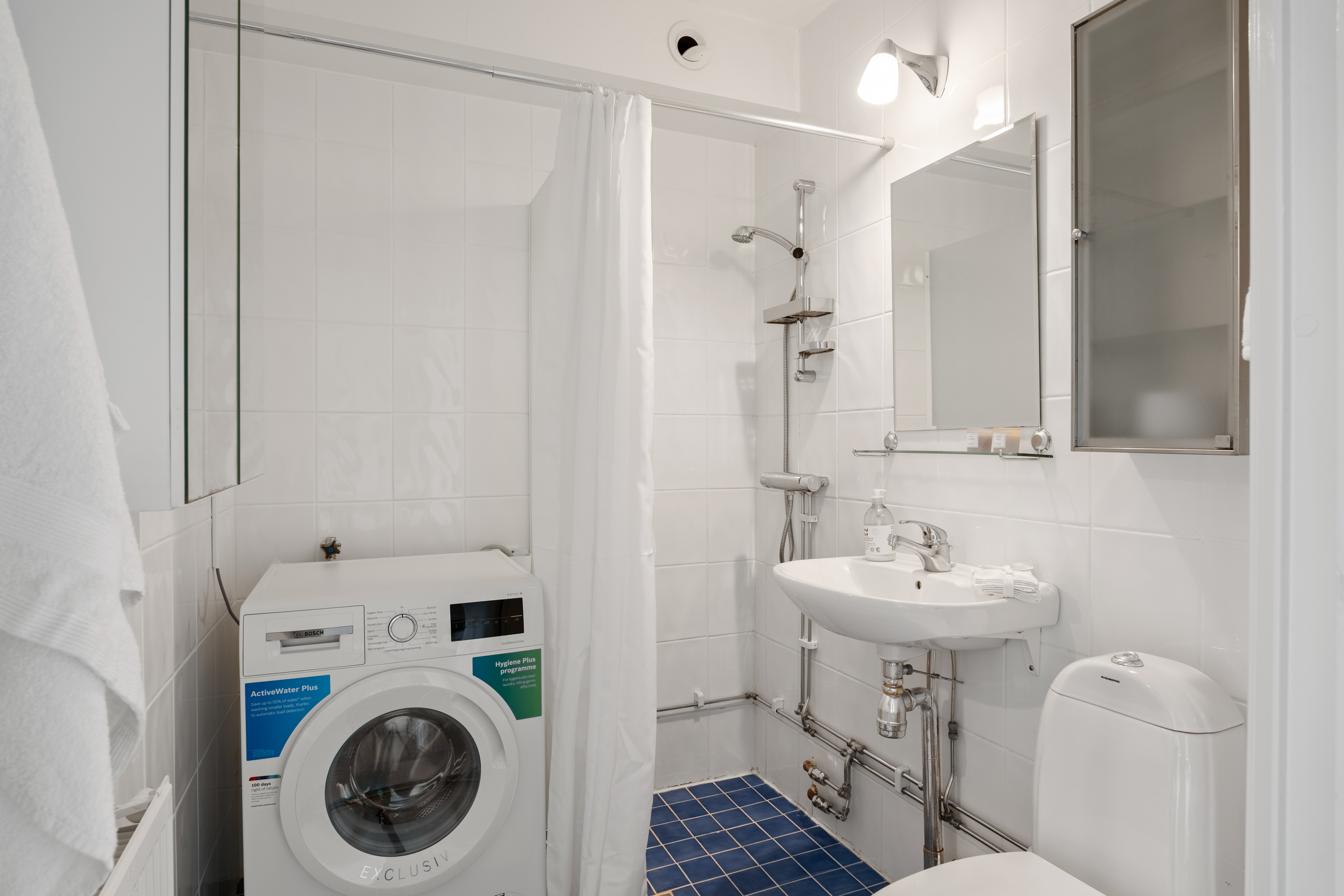 Bostadsbild från Ljuskärrsvägen 77, Såld i Saltsjöbaden - Ljuskärrsberget, Nacka