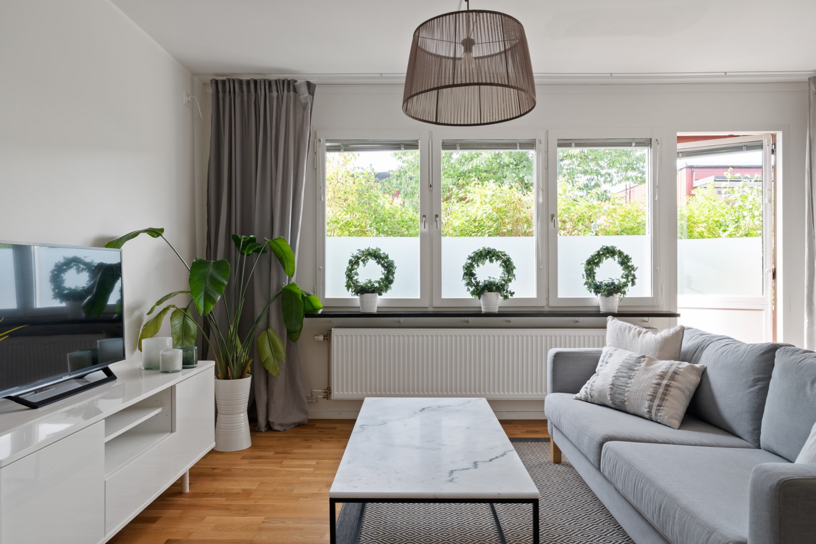 Bostadsbild från Ljuskärrsvägen 77, Såld i Saltsjöbaden - Ljuskärrsberget, Nacka