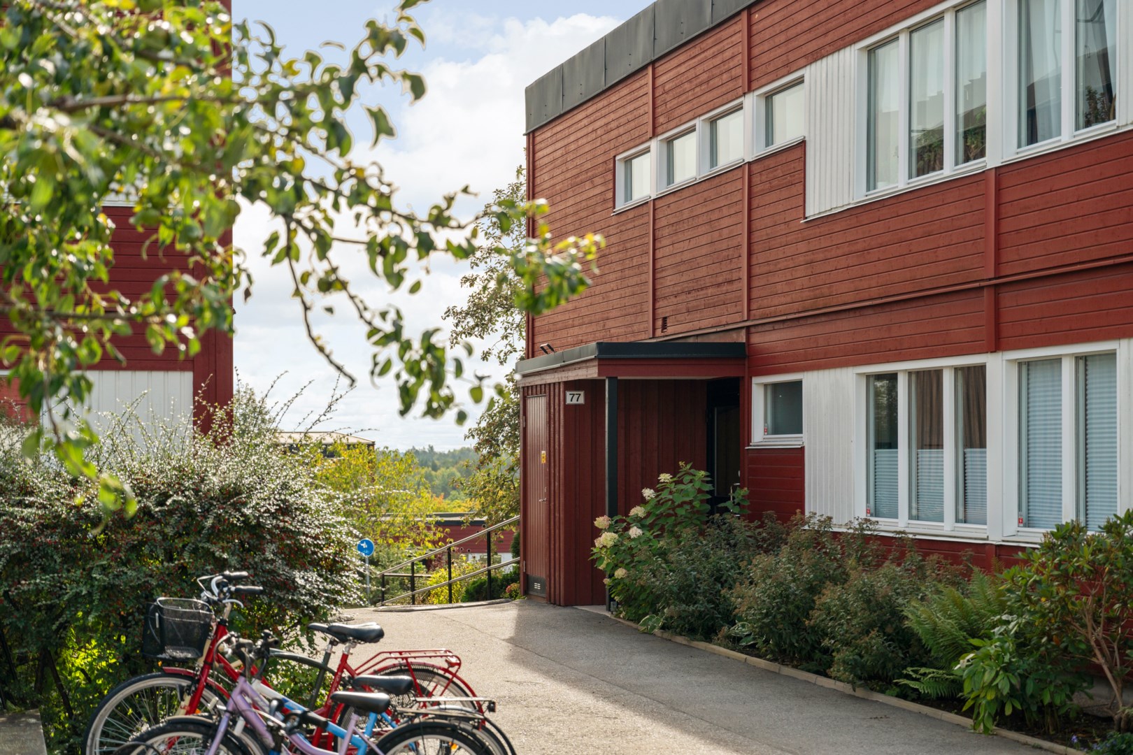 Bostadsbild från Ljuskärrsvägen 77, Såld i Saltsjöbaden - Ljuskärrsberget, Nacka