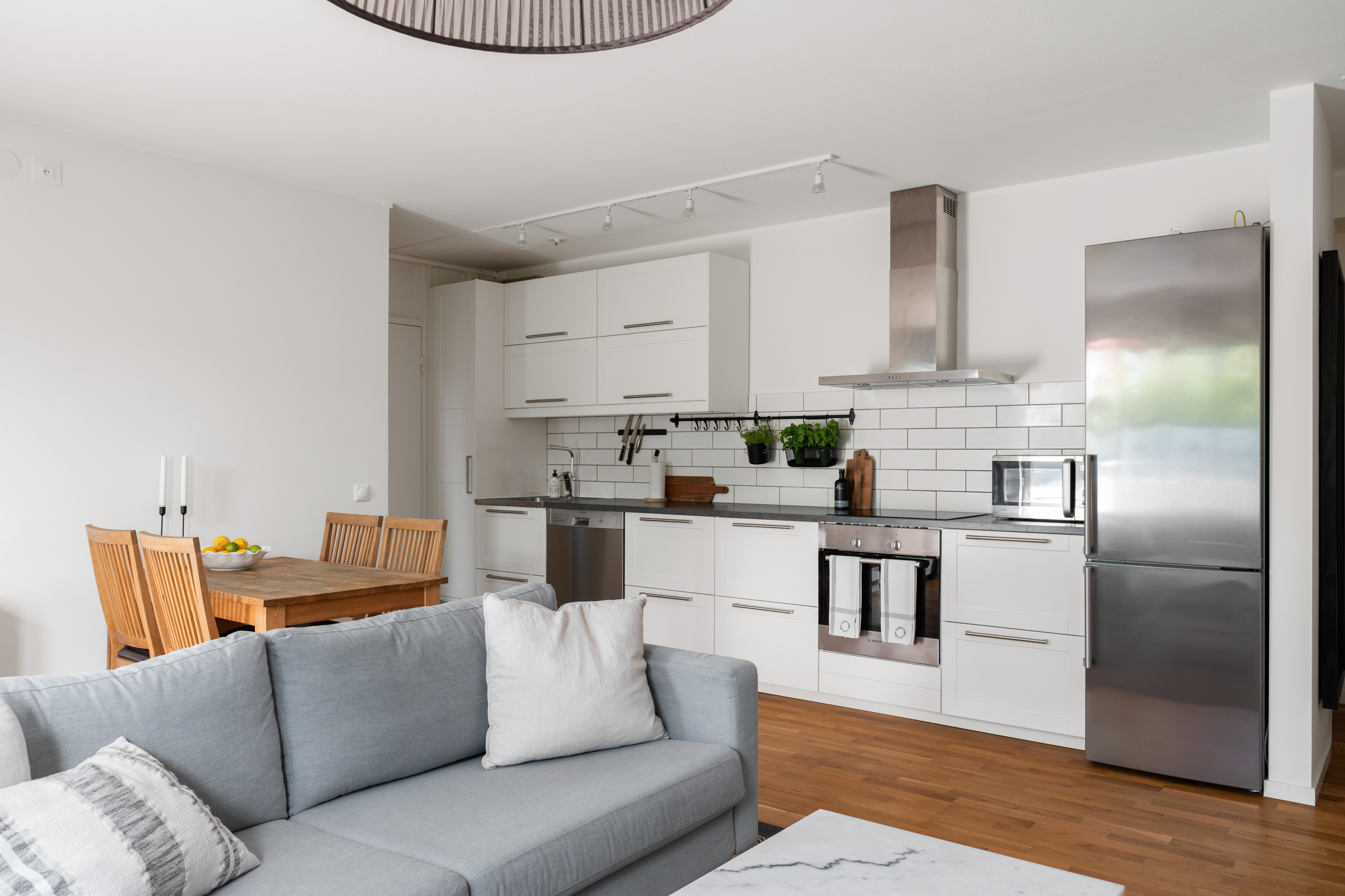 Bostadsbild från Ljuskärrsvägen 77, Såld i Saltsjöbaden - Ljuskärrsberget, Nacka