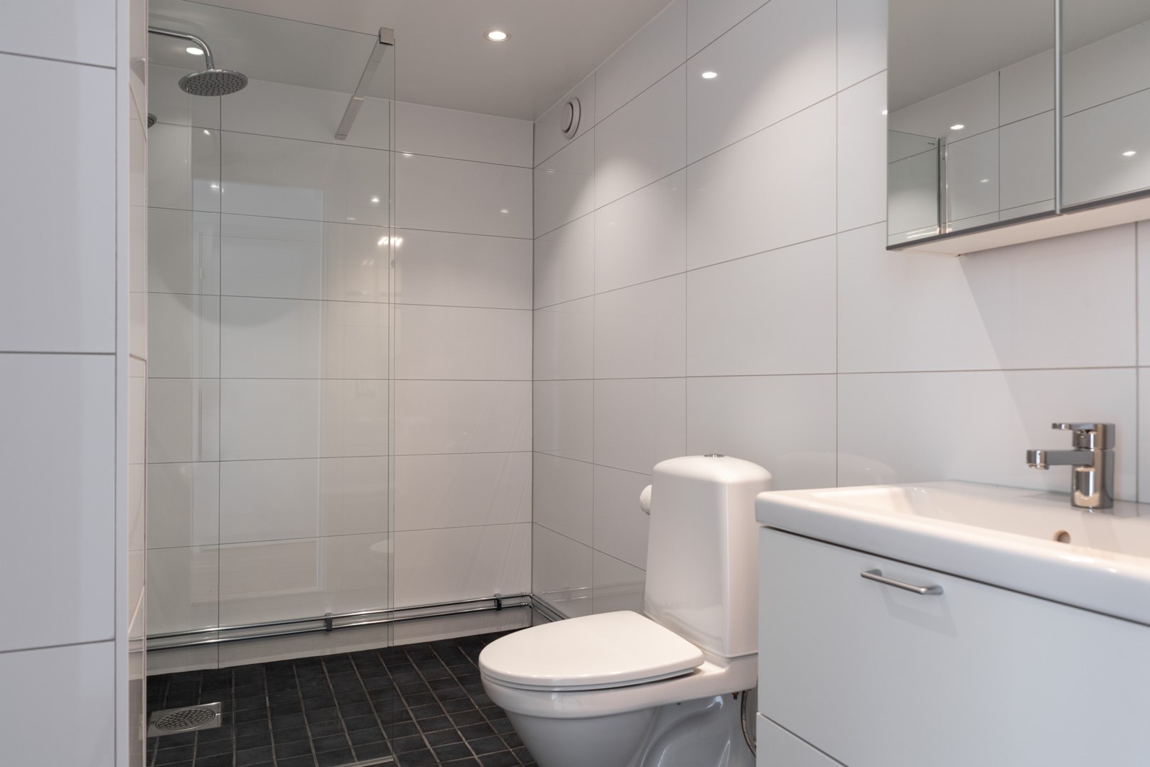 Bostadsbild från Flisavägen 17, Såld i Bjurhovda, Västerås