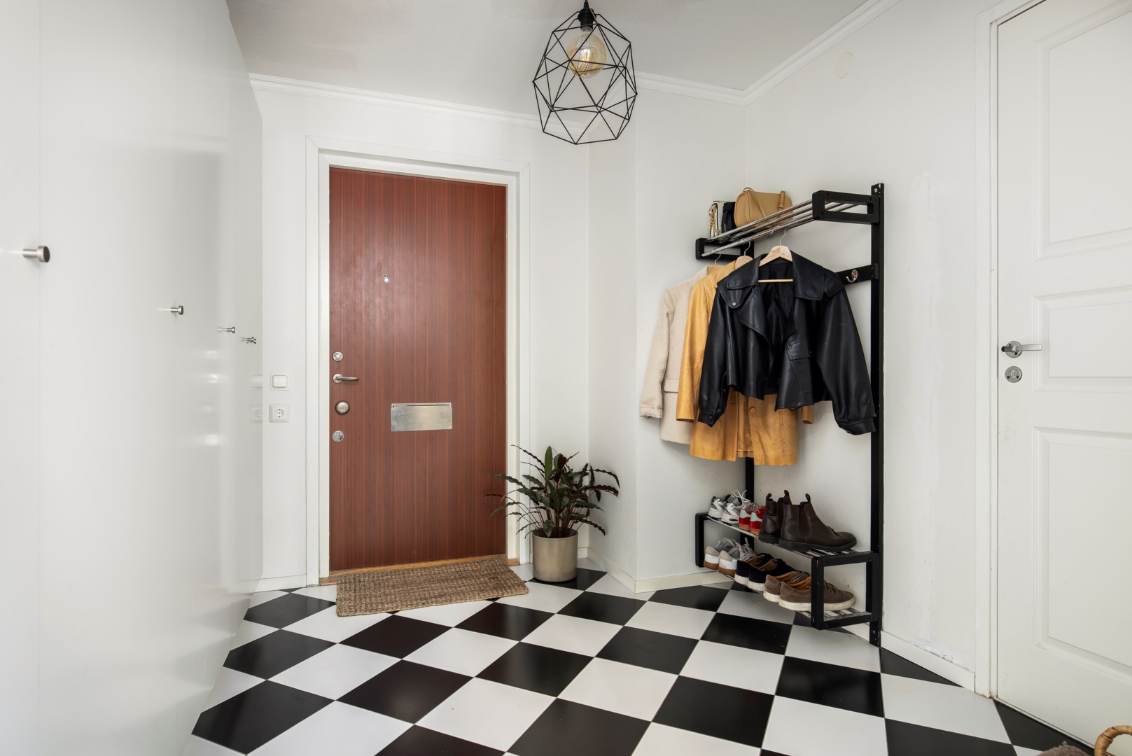 Bostadsbild från Kantatvägen 25, Såld i Nacka Forum, Nacka