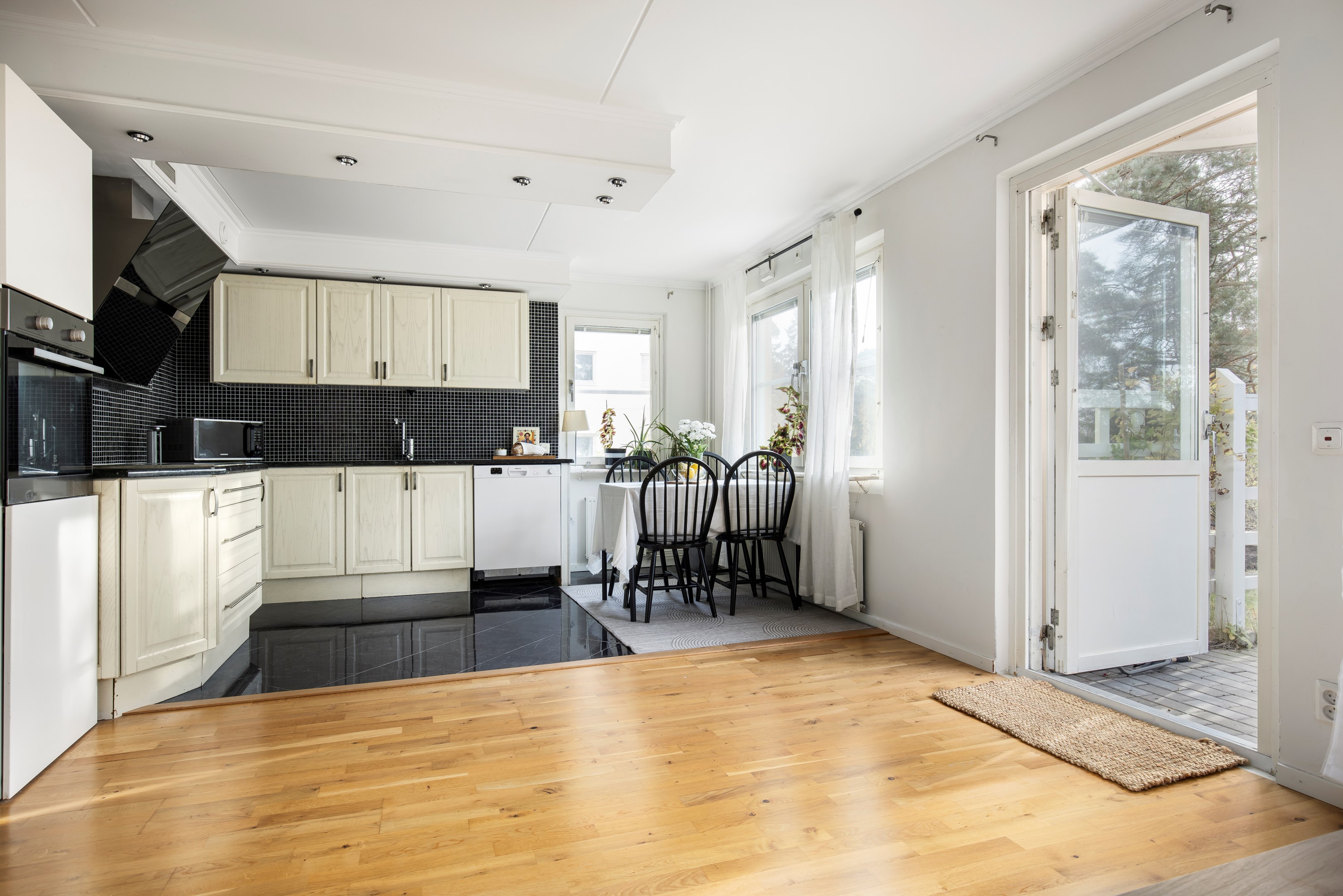 Bostadsbild från Kantatvägen 25, Såld i Nacka Forum, Nacka