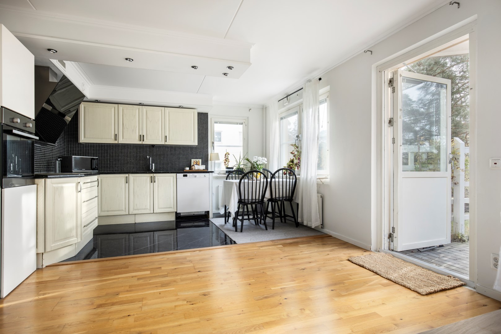 Bostadsbild från Kantatvägen 25, Såld i Nacka Forum, Nacka