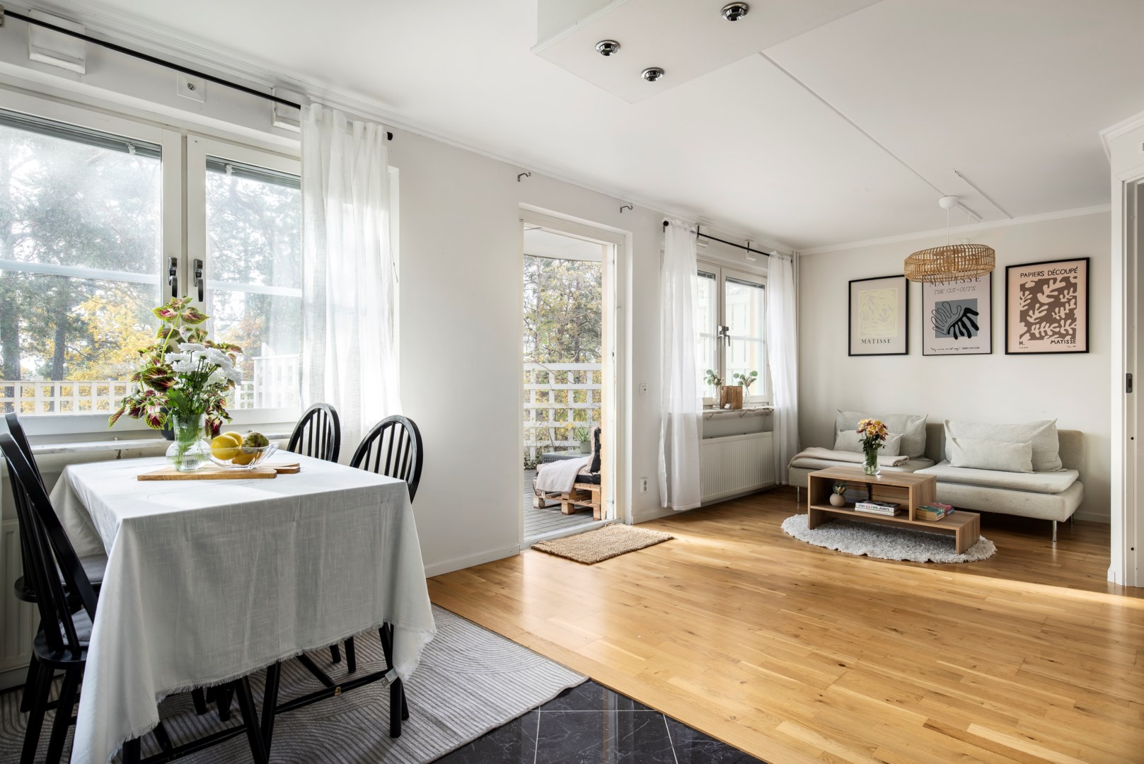 Bostadsbild från Kantatvägen 25, Såld i Nacka Forum, Nacka