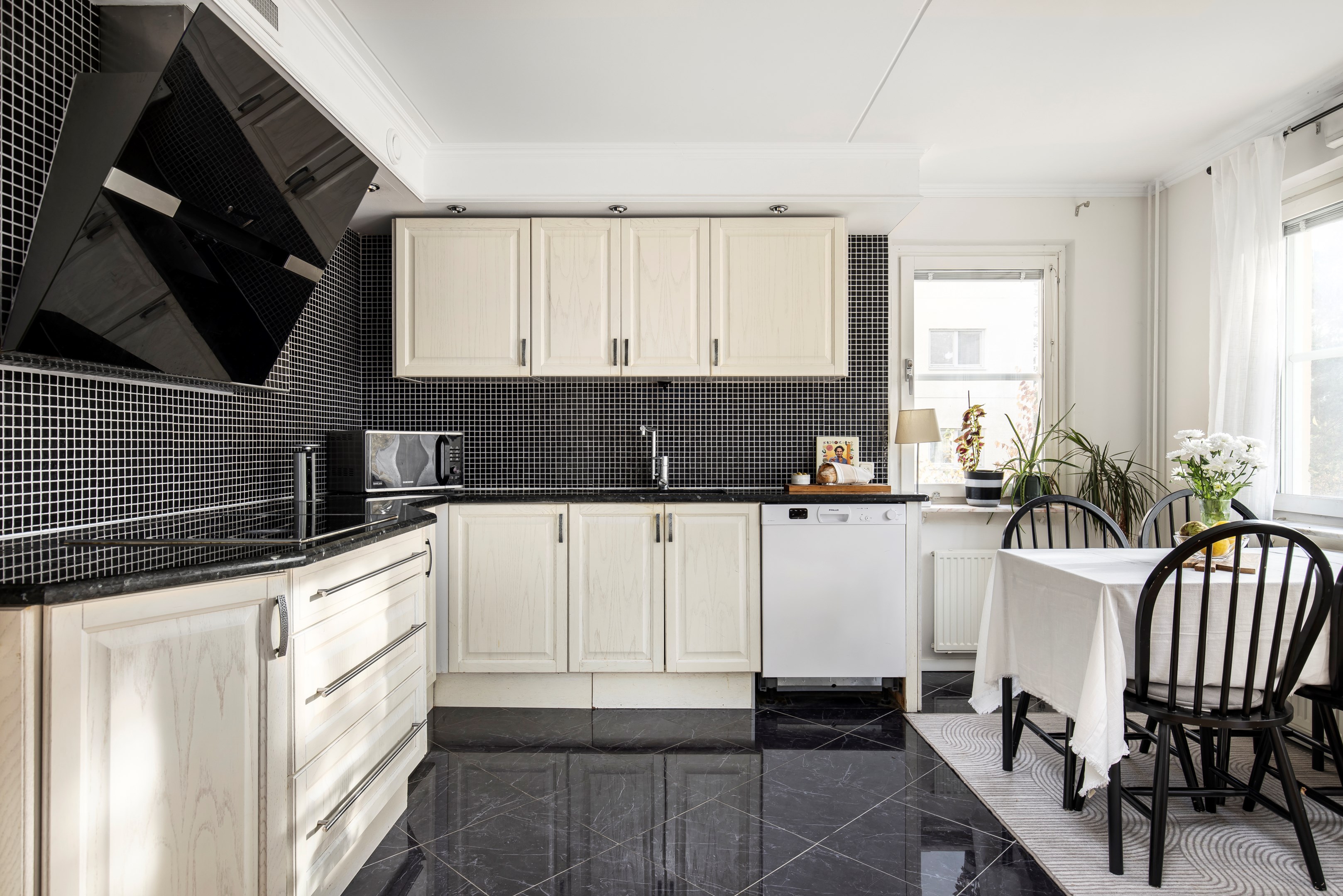 Bostadsbild från Kantatvägen 25, Såld i Nacka Forum, Nacka