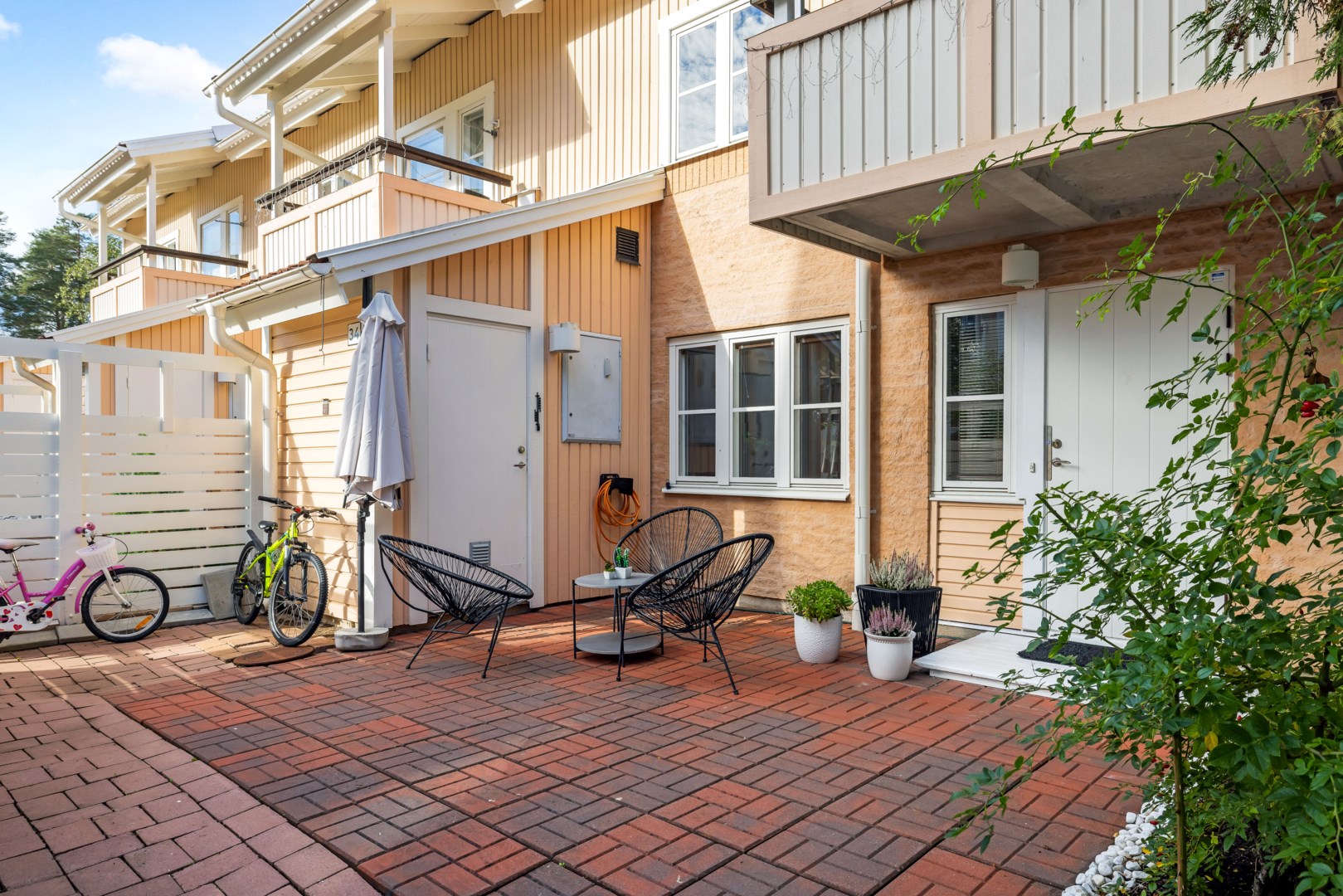 Bostadsbild från Dalaresan 34, Såld i Sävja, Uppsala