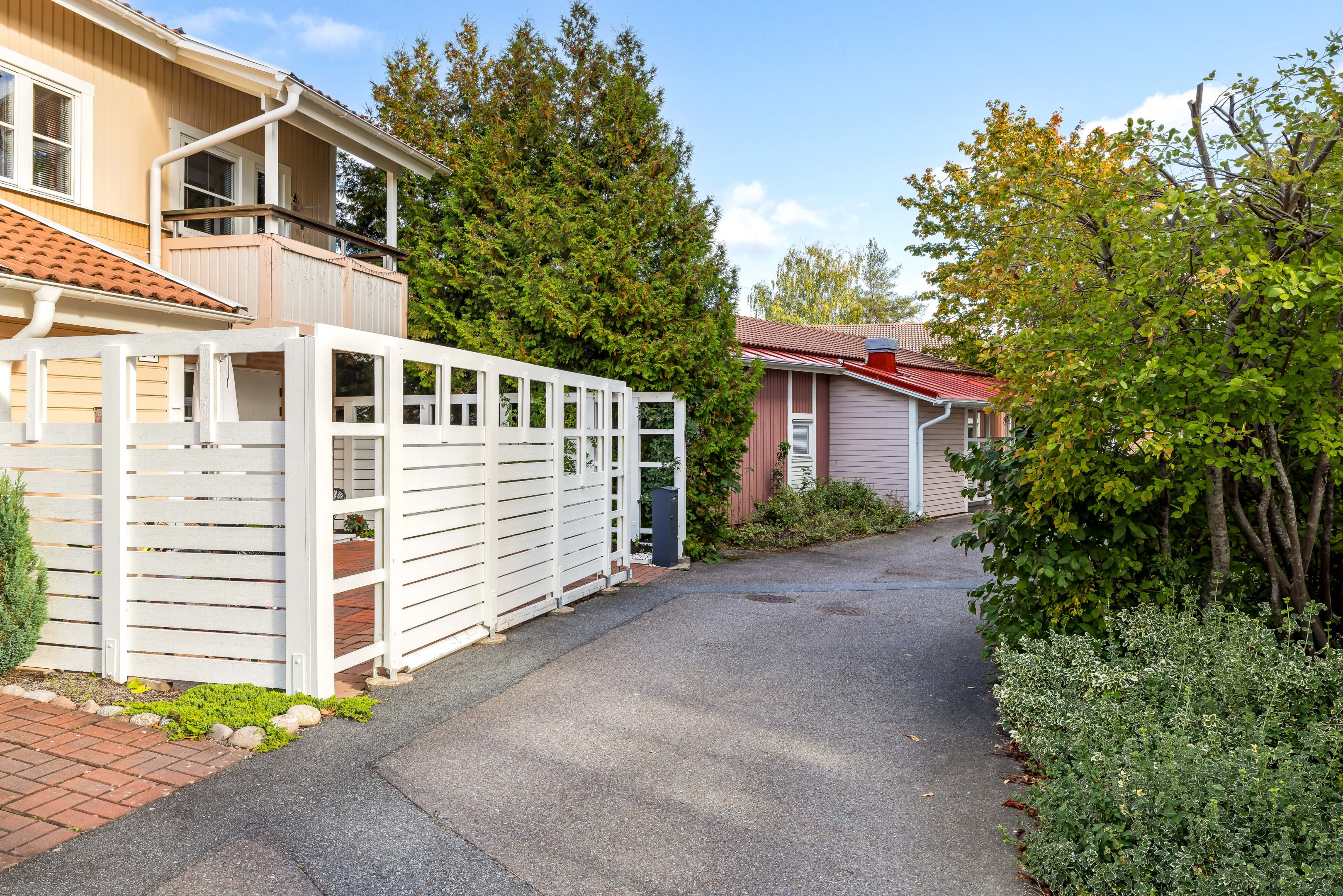 Bostadsbild från Dalaresan 34, Såld i Sävja, Uppsala