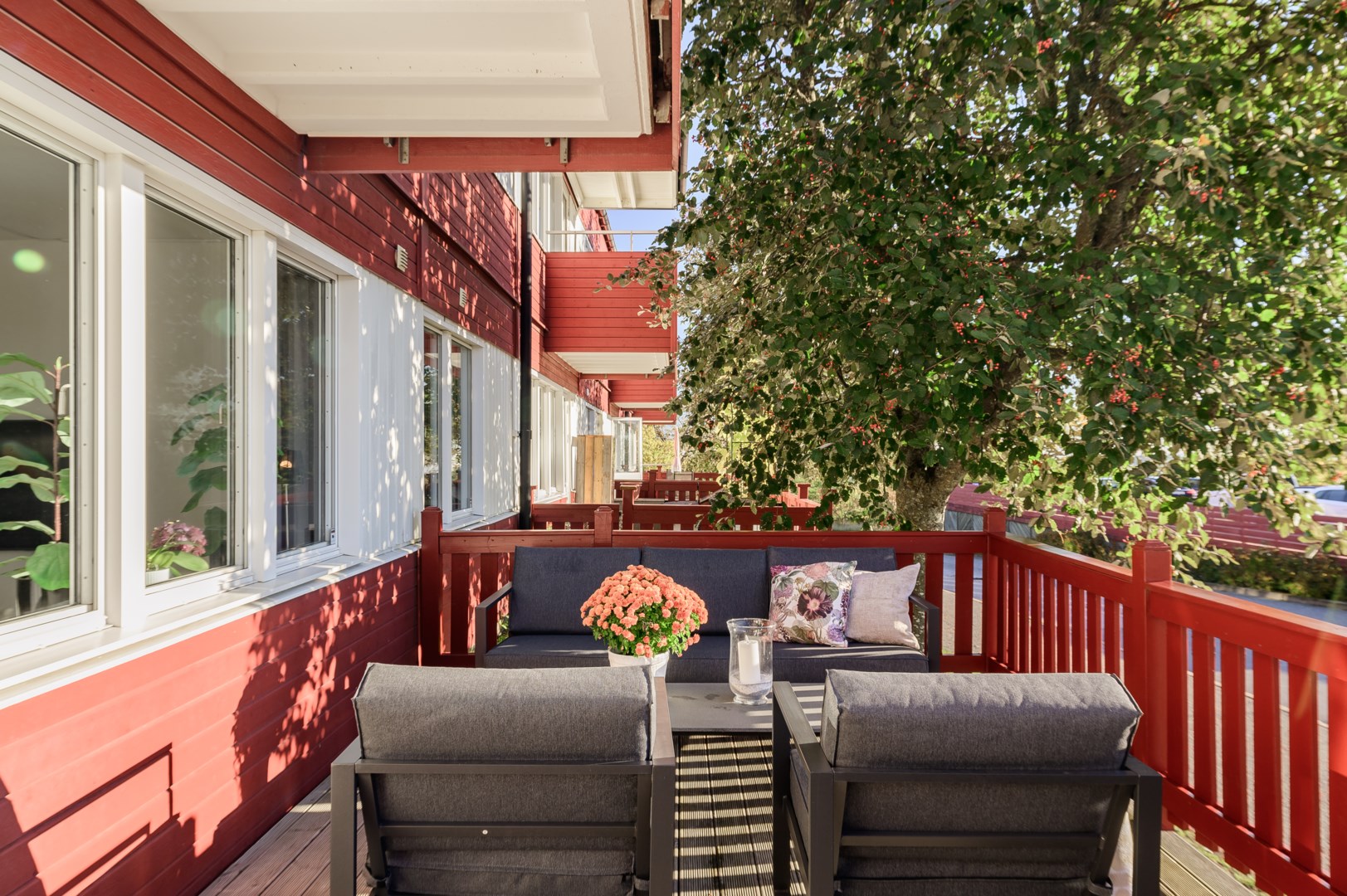 Bostadsbild från Ljuskärrsvägen 76, Såld i Ljuskärrsberget - Saltsjöbaden, Nacka