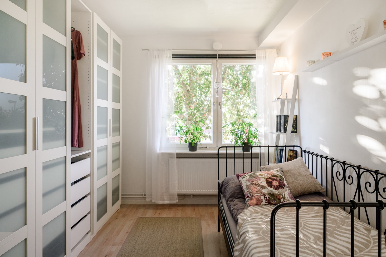 Bostadsbild från Ljuskärrsvägen 76, Såld i Ljuskärrsberget - Saltsjöbaden, Nacka