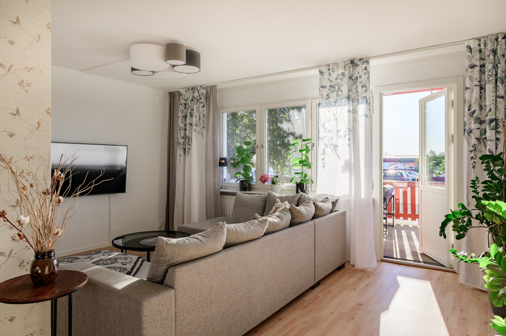 Bostadsbild från Ljuskärrsvägen 76, Såld i Ljuskärrsberget - Saltsjöbaden, Nacka