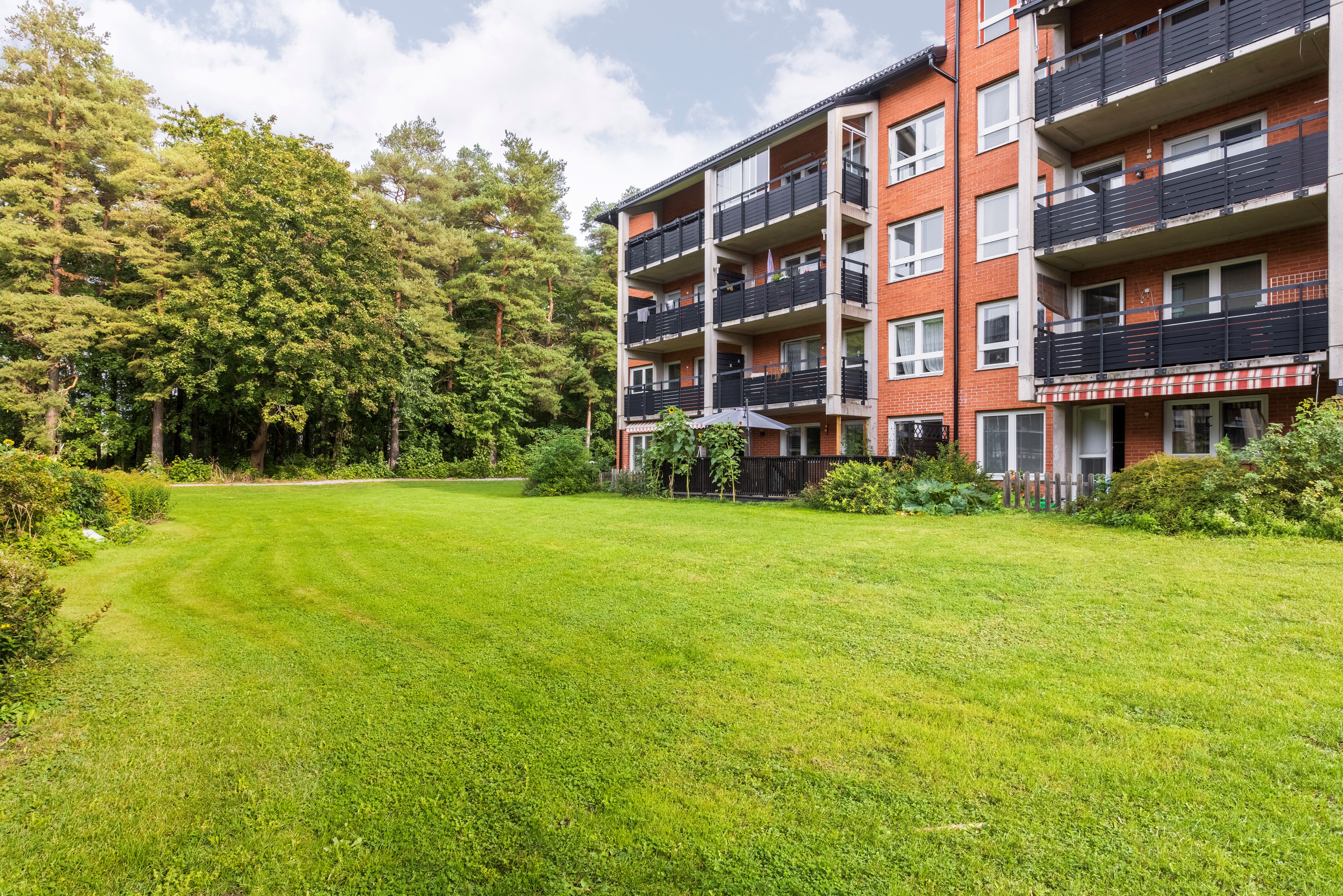 Bostadsbild från Lings väg 76, Såld i Löten, Uppsala