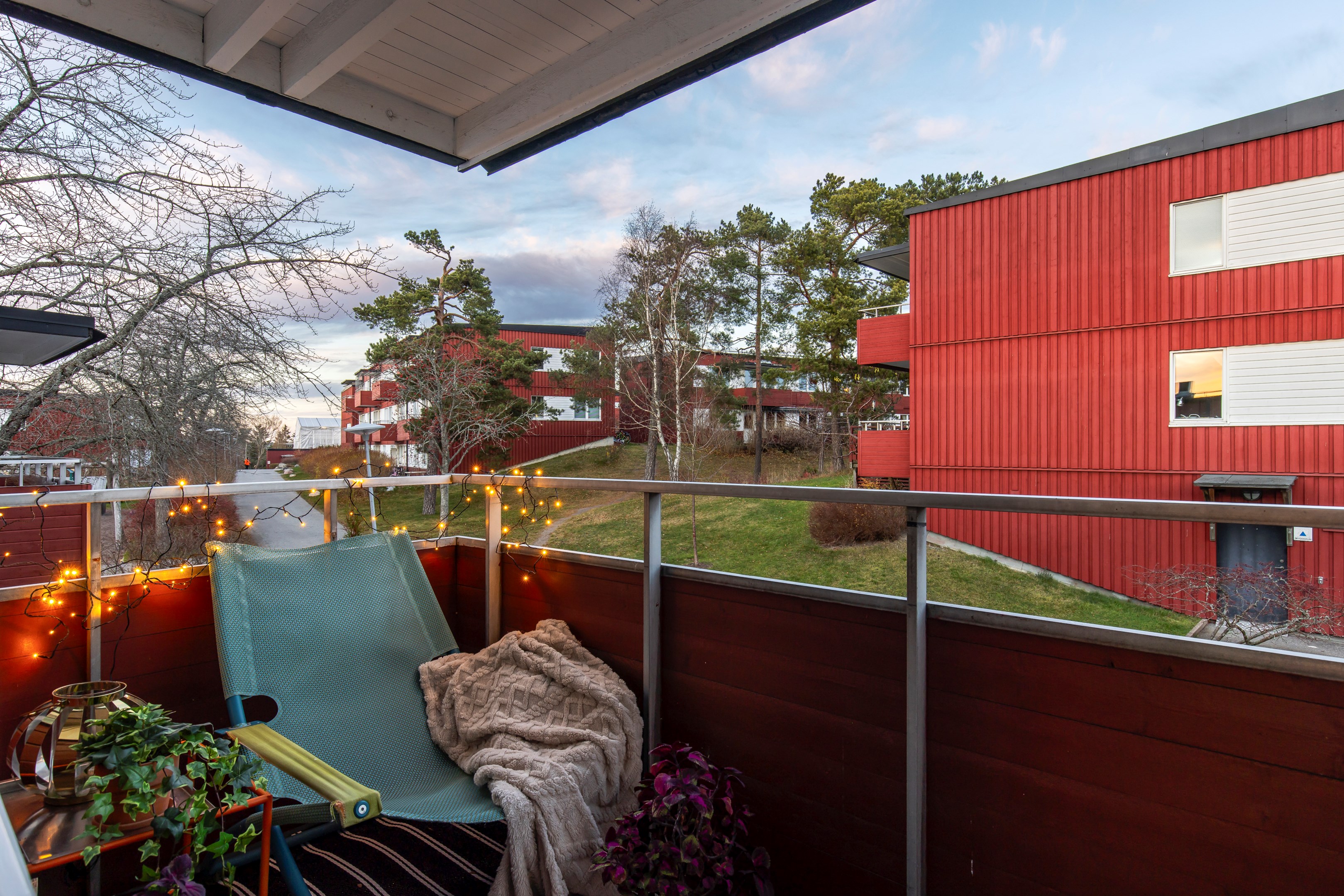 Bostadsbild från Ljuskärrsvägen 69, Kommande i Ljuskärrsberget - Saltsjöbaden, Nacka