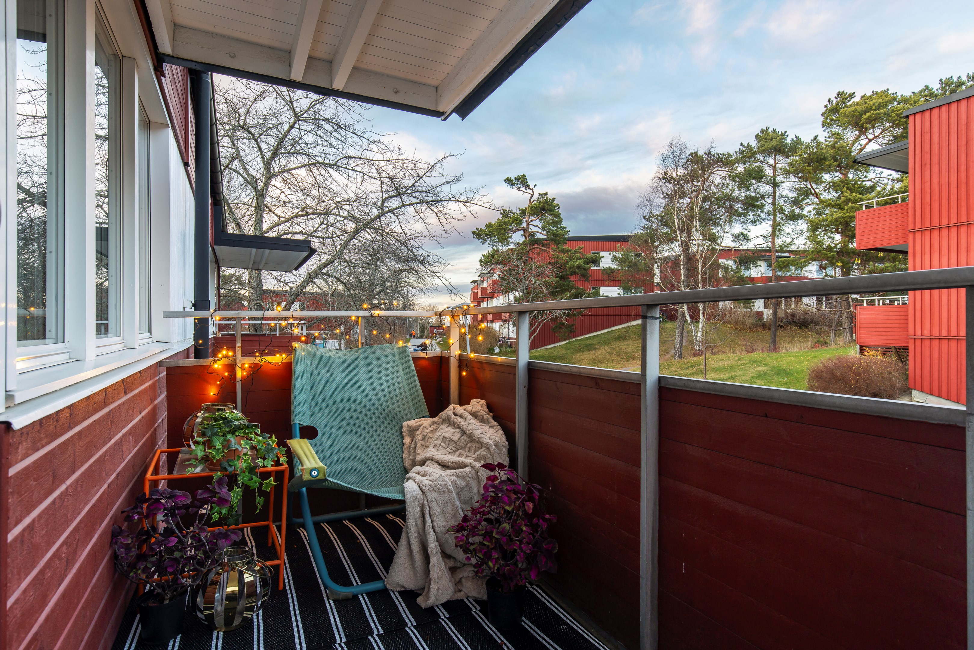 Bostadsbild från Ljuskärrsvägen 69, Kommande i Ljuskärrsberget - Saltsjöbaden, Nacka