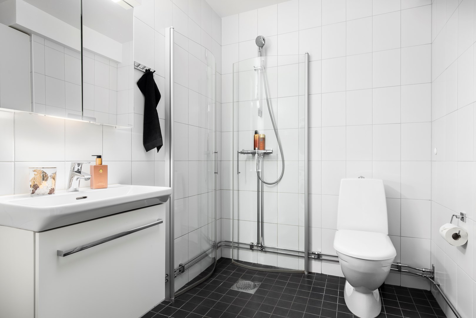 Bostadsbild från Godtemplarvägen 7, Till salu i Tollare, Nacka