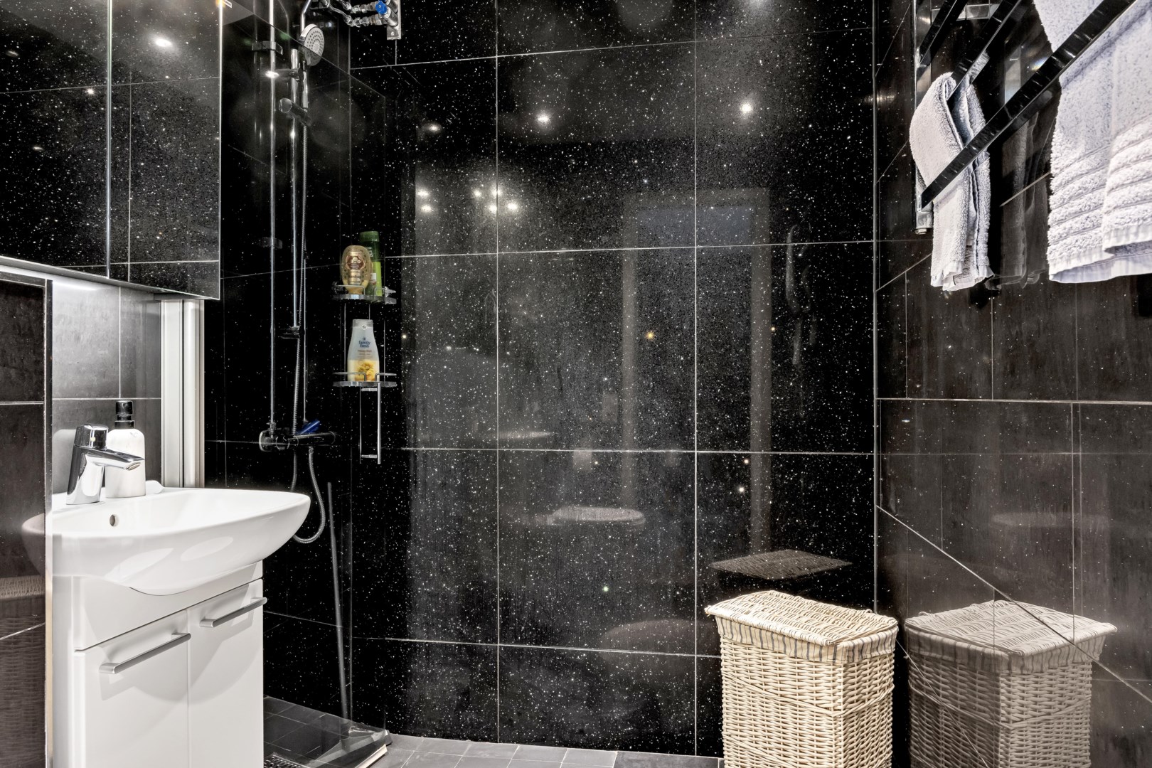 Bostadsbild från Apelgatan 8, Såld i Salabacke, Uppsala