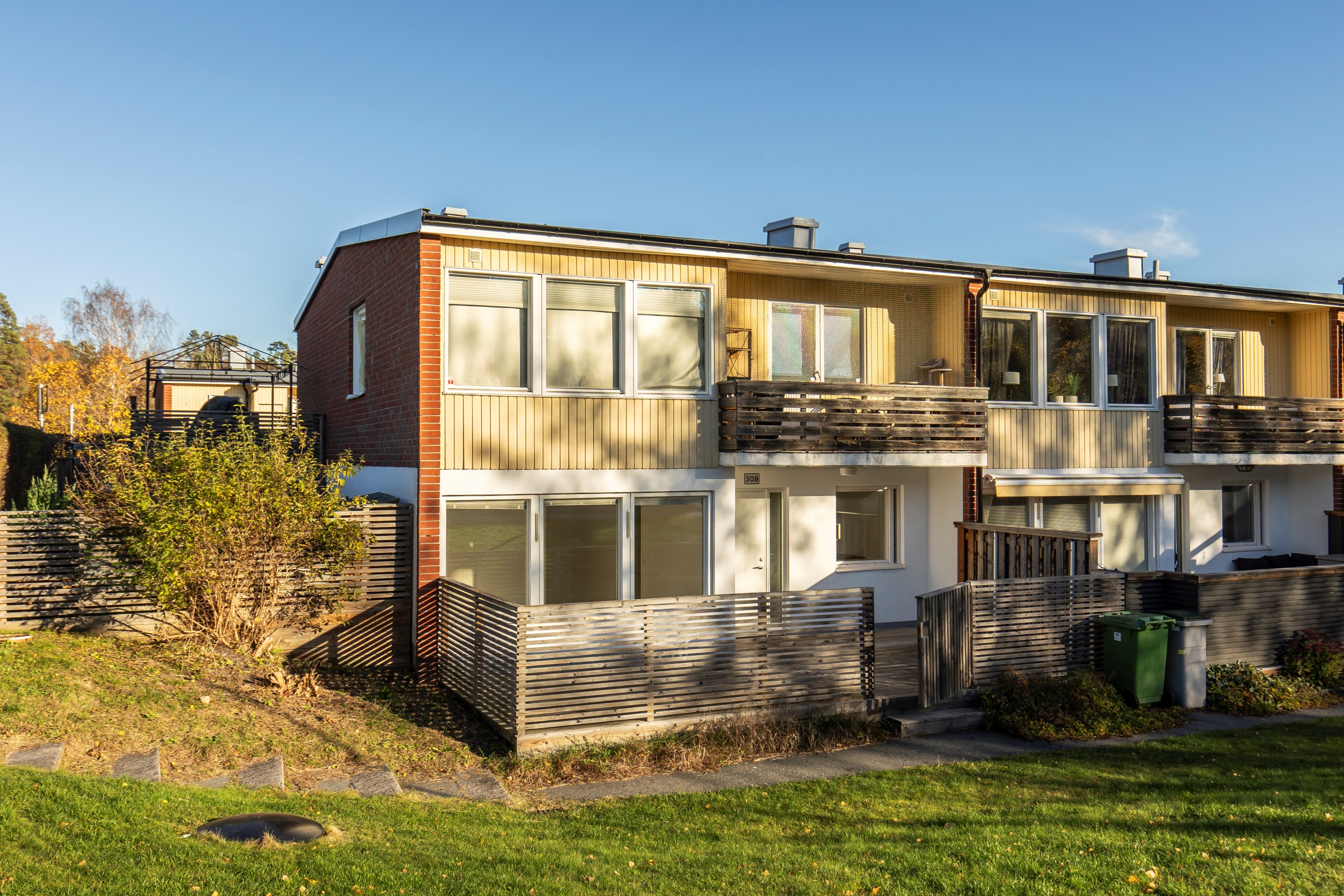 Bostadsbild från Hovvägen 30B, Såld i Hästhagen, Värmdö