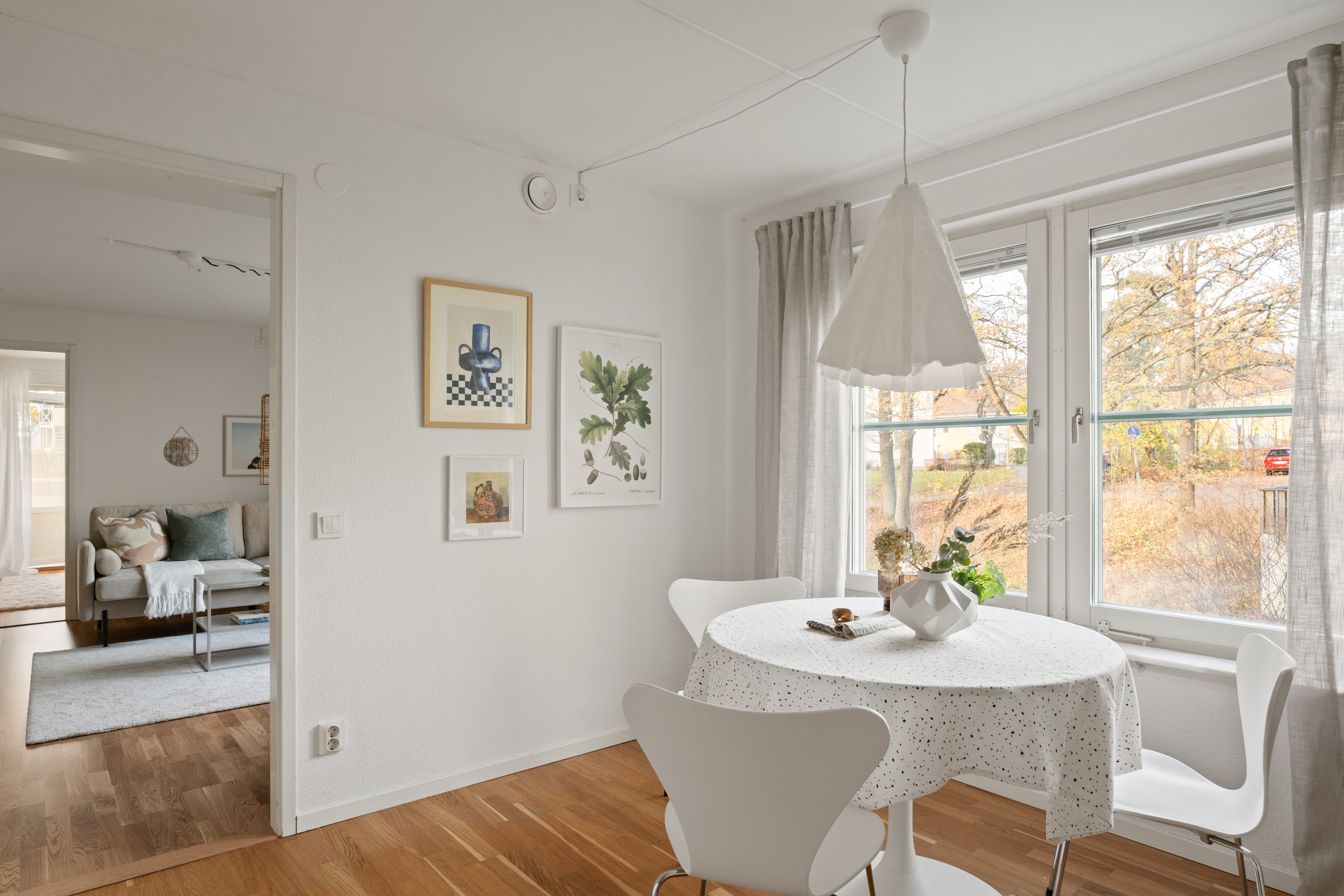 Bostadsbild från Ängsbacken 6, Såld i Björknäs, Nacka