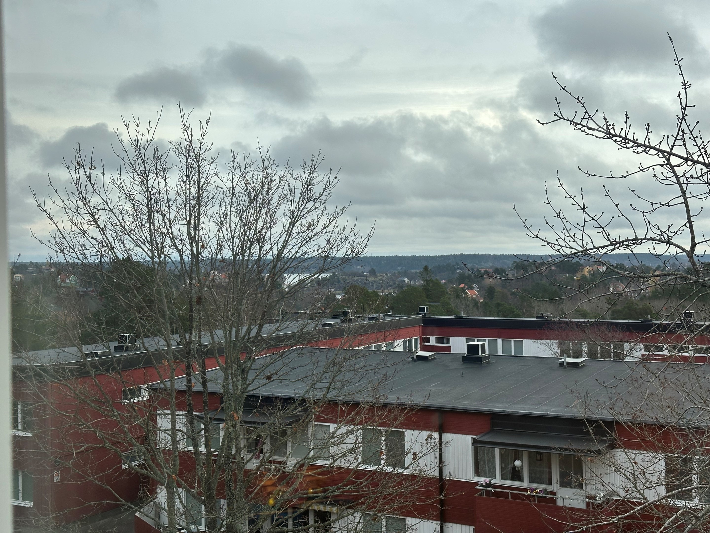 Bostadsbild från Ljuskärrsvägen 44, Kommande i Ljuskärrsberget - Saltsjöbaden, Nacka