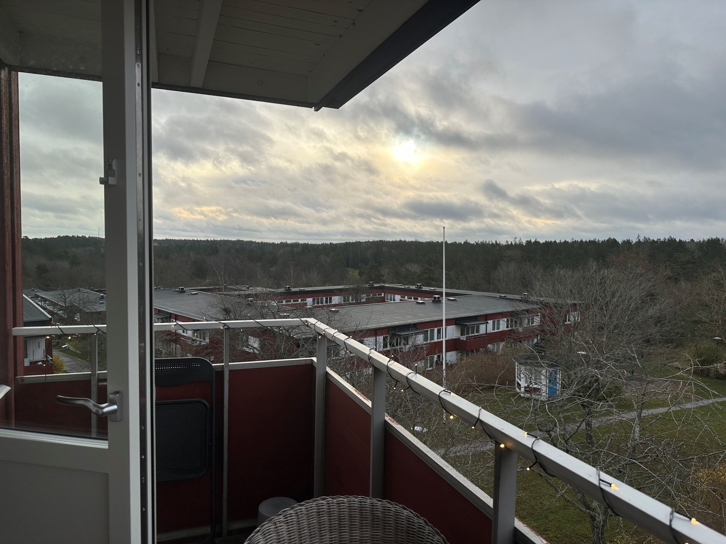 Bostadsbild från Ljuskärrsvägen 44, Kommande i Ljuskärrsberget - Saltsjöbaden, Nacka