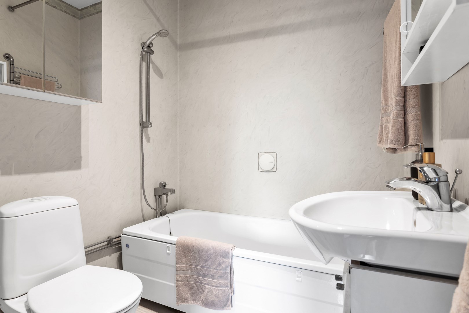 Bostadsbild från Vaksalagatan 42B, Såld i Höganäs, Uppsala